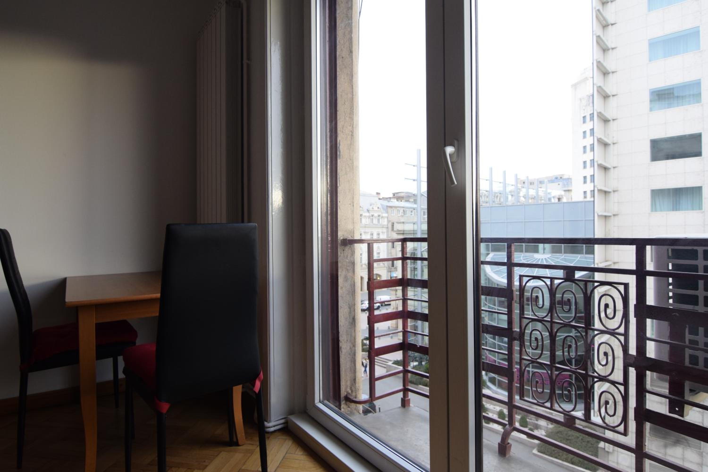 One-Bedroom Apartment - Photo 7