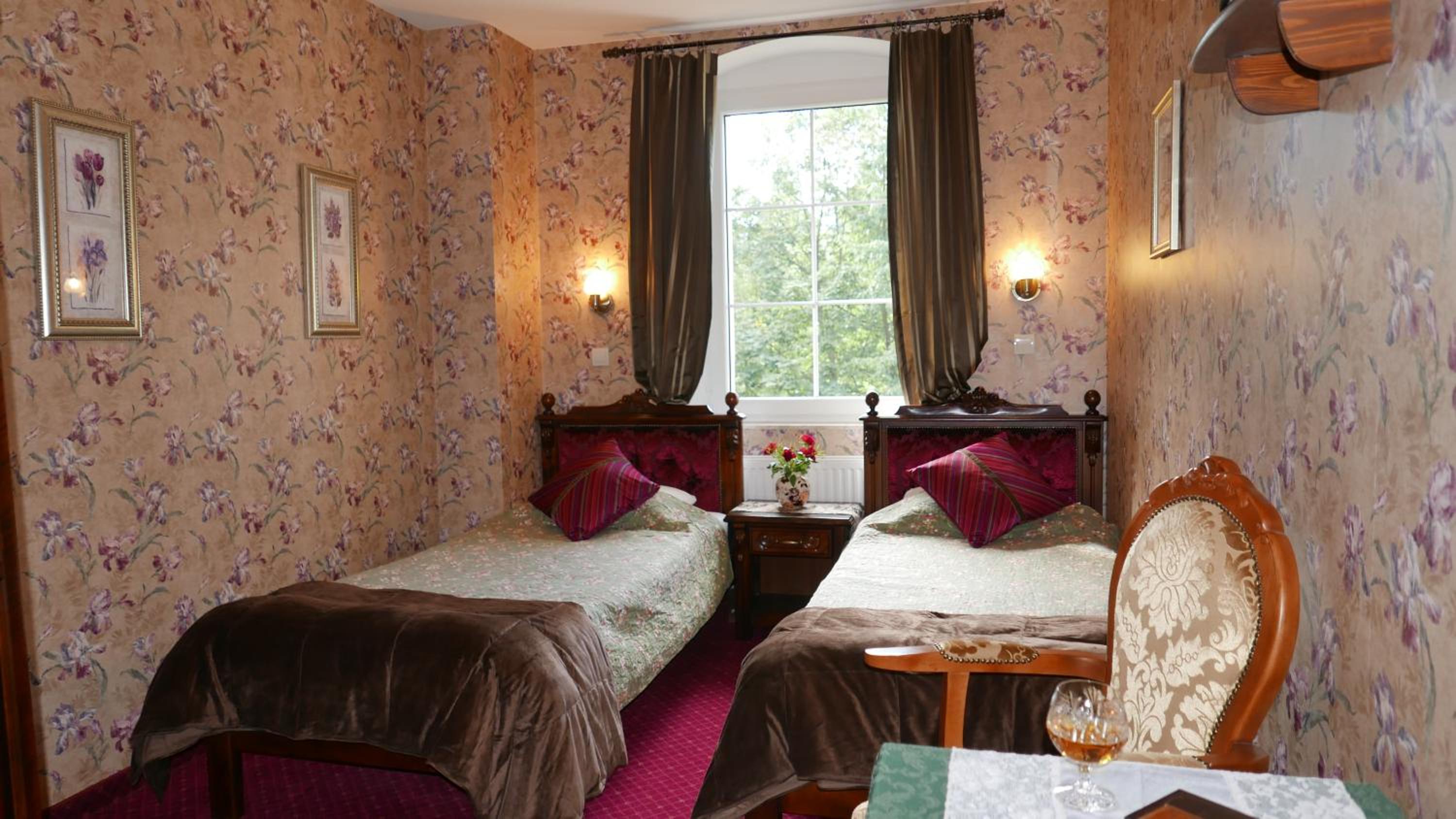 Twin Room - Photo 1