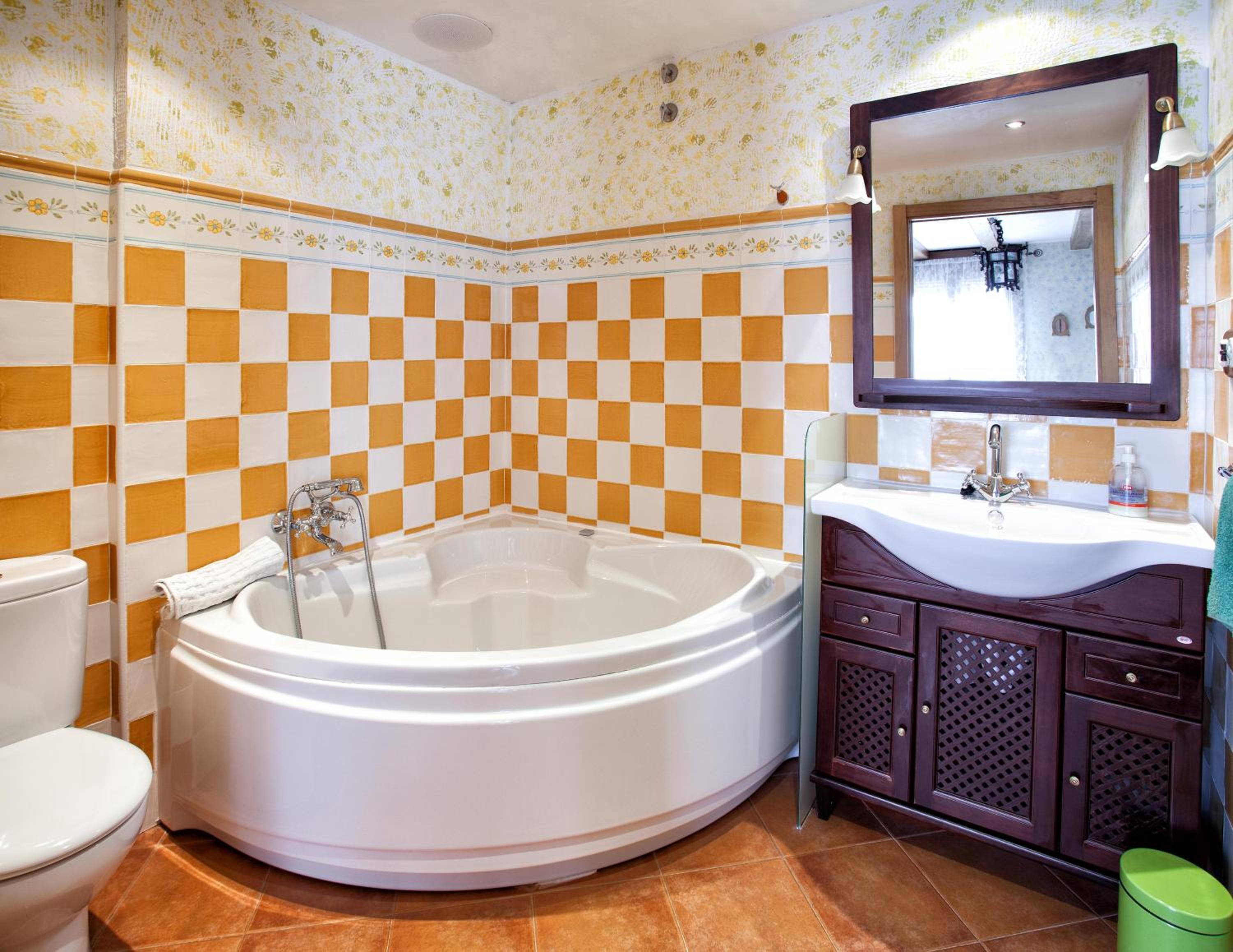Double Room with Spa Bath photo 3