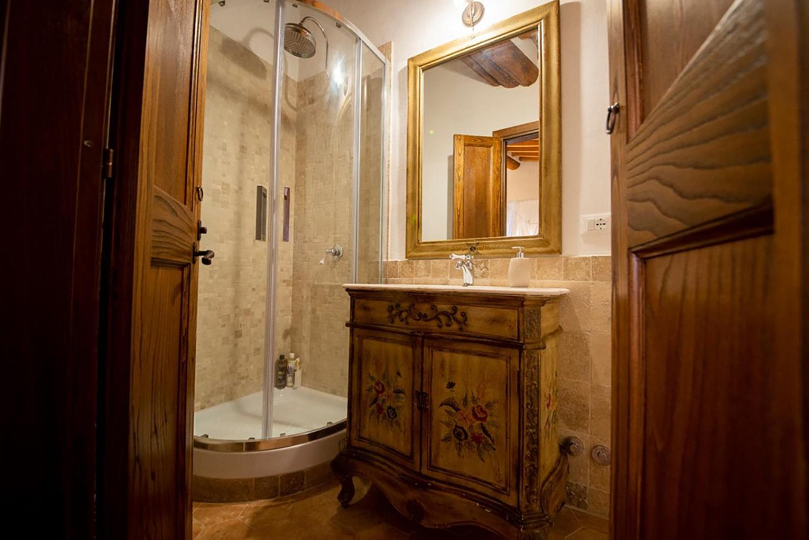 One-Bedroom Apartment - Photo 14