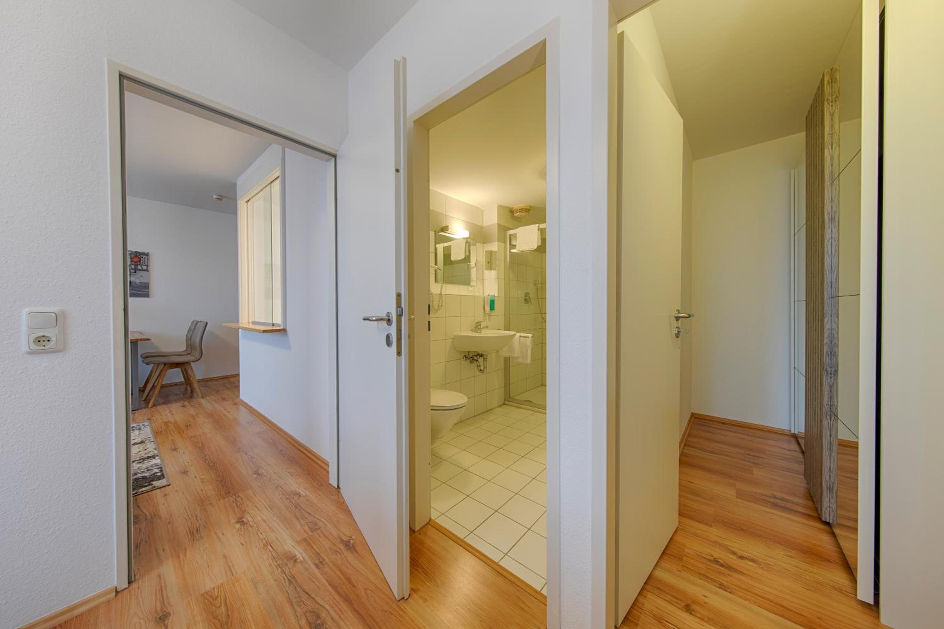 Comfort Apartment - Photo 9