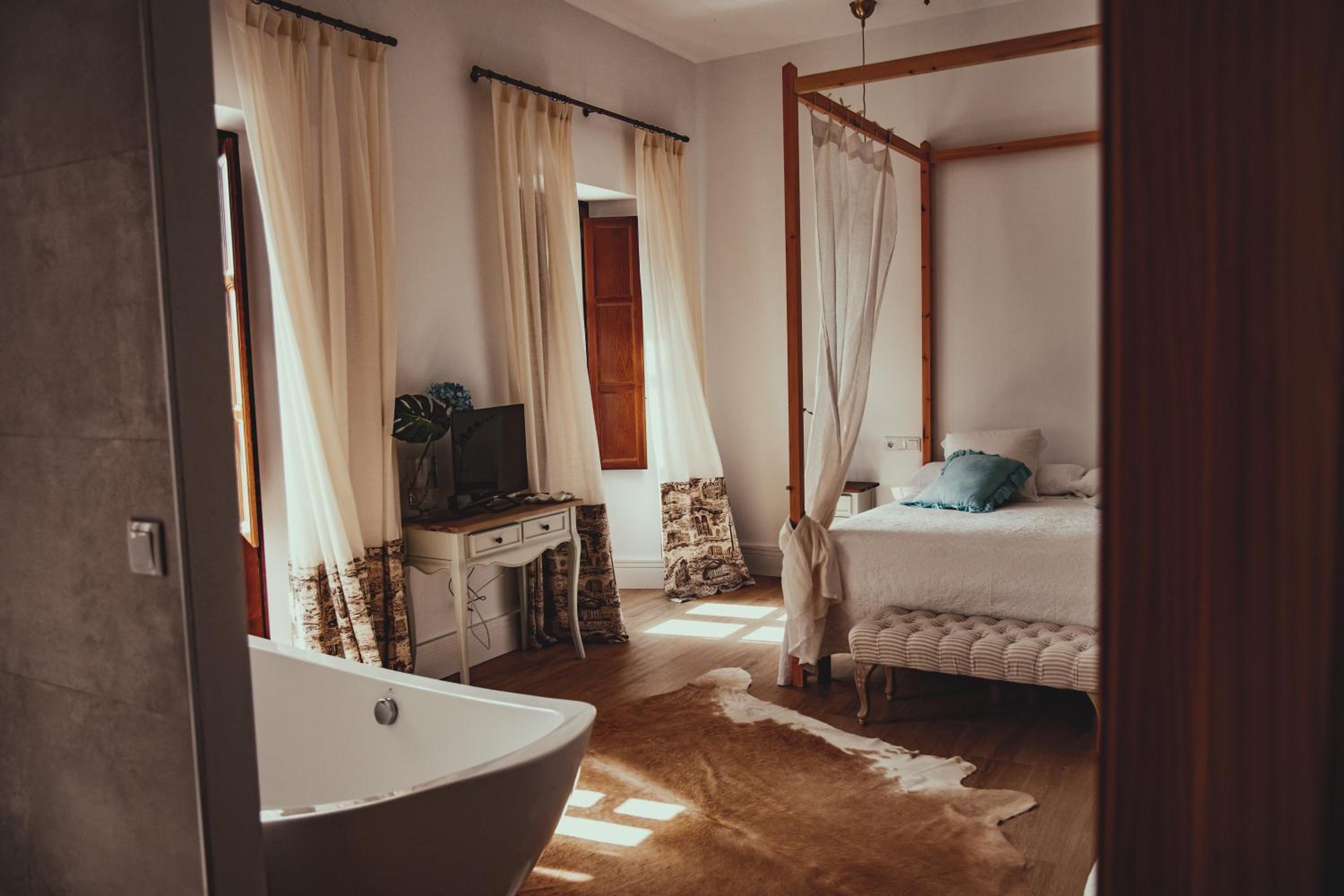 Deluxe Room - Photo 1