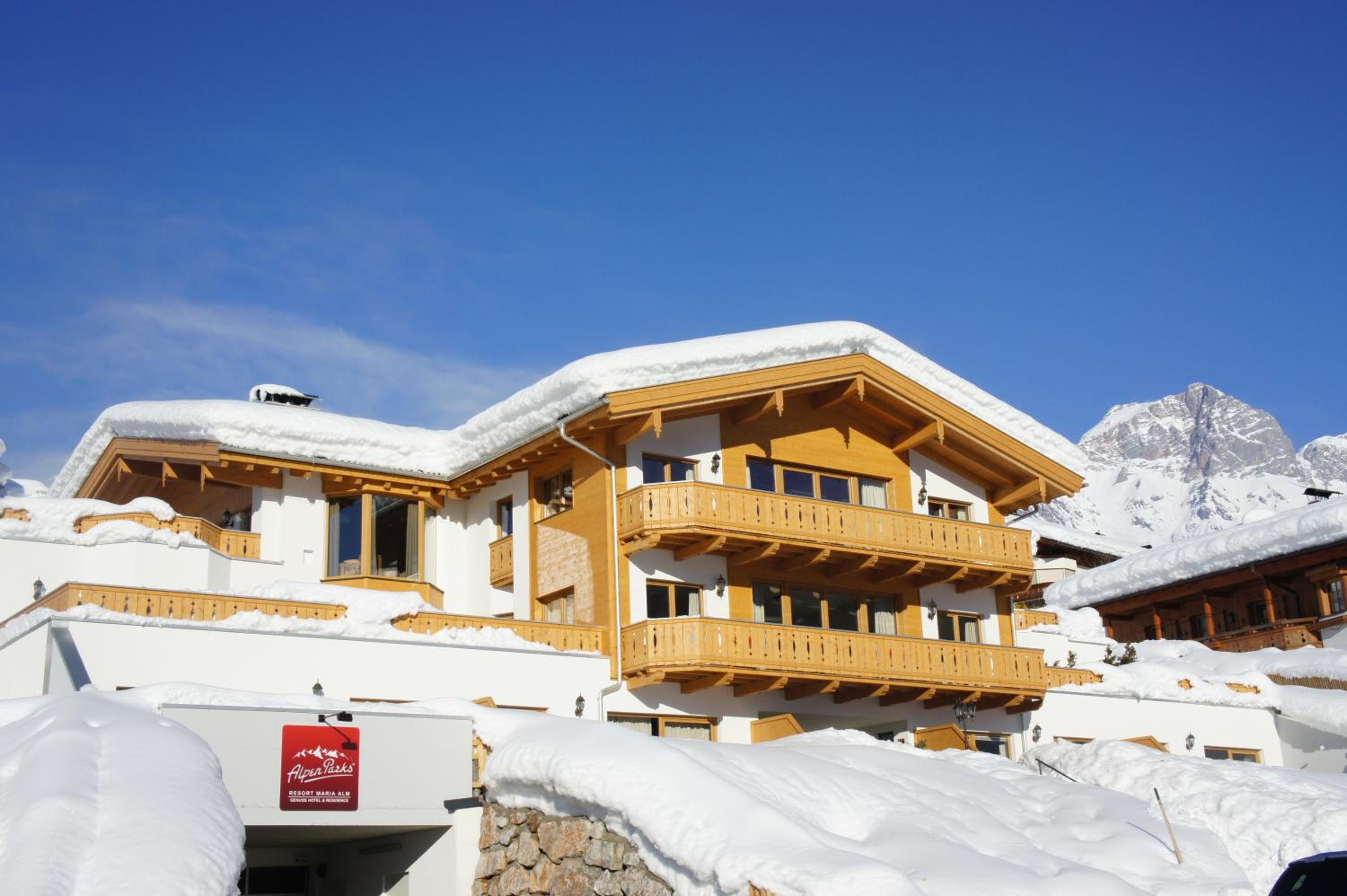 Two-Bedroom Apartment with Mountain View photo 2