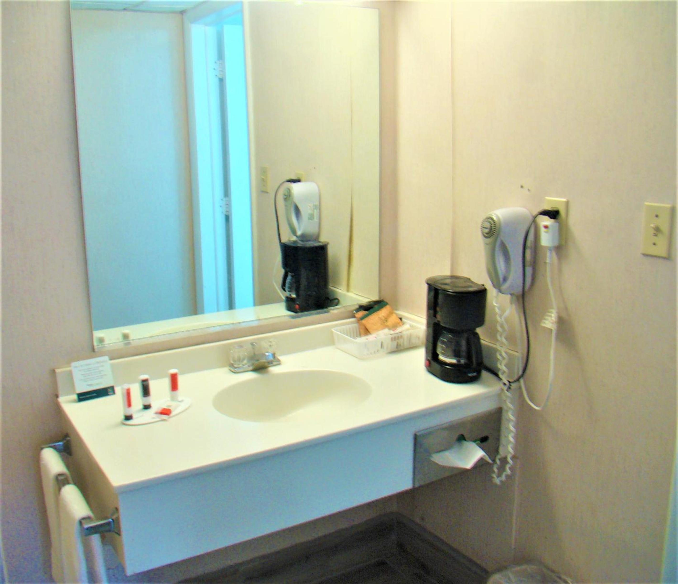 Double Room with Two Double Beds - Non-Smoking photo 2
