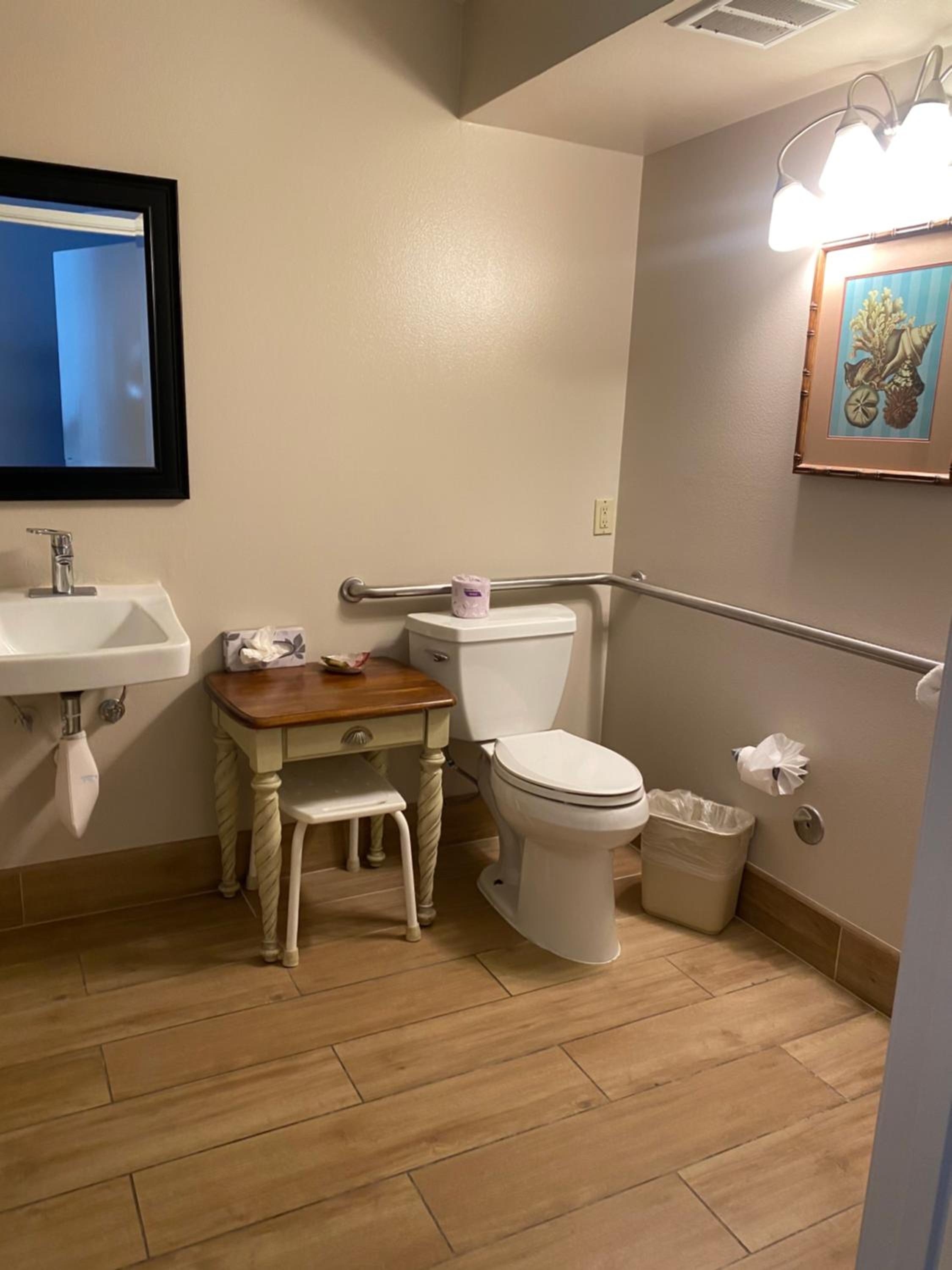 King Room - Disability Access/Non-Smoking photo 2