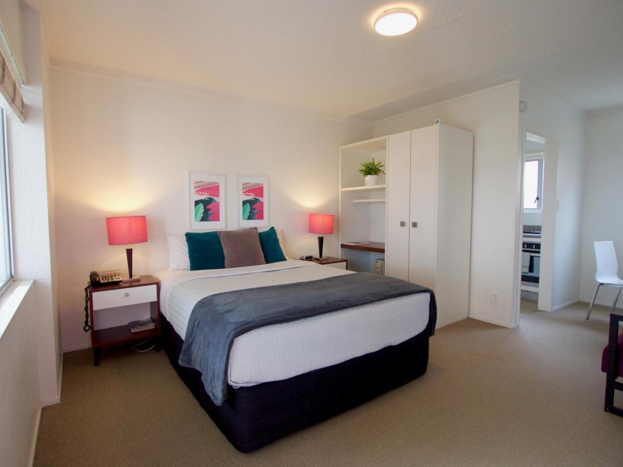 One-Bedroom Suite - Photo 1