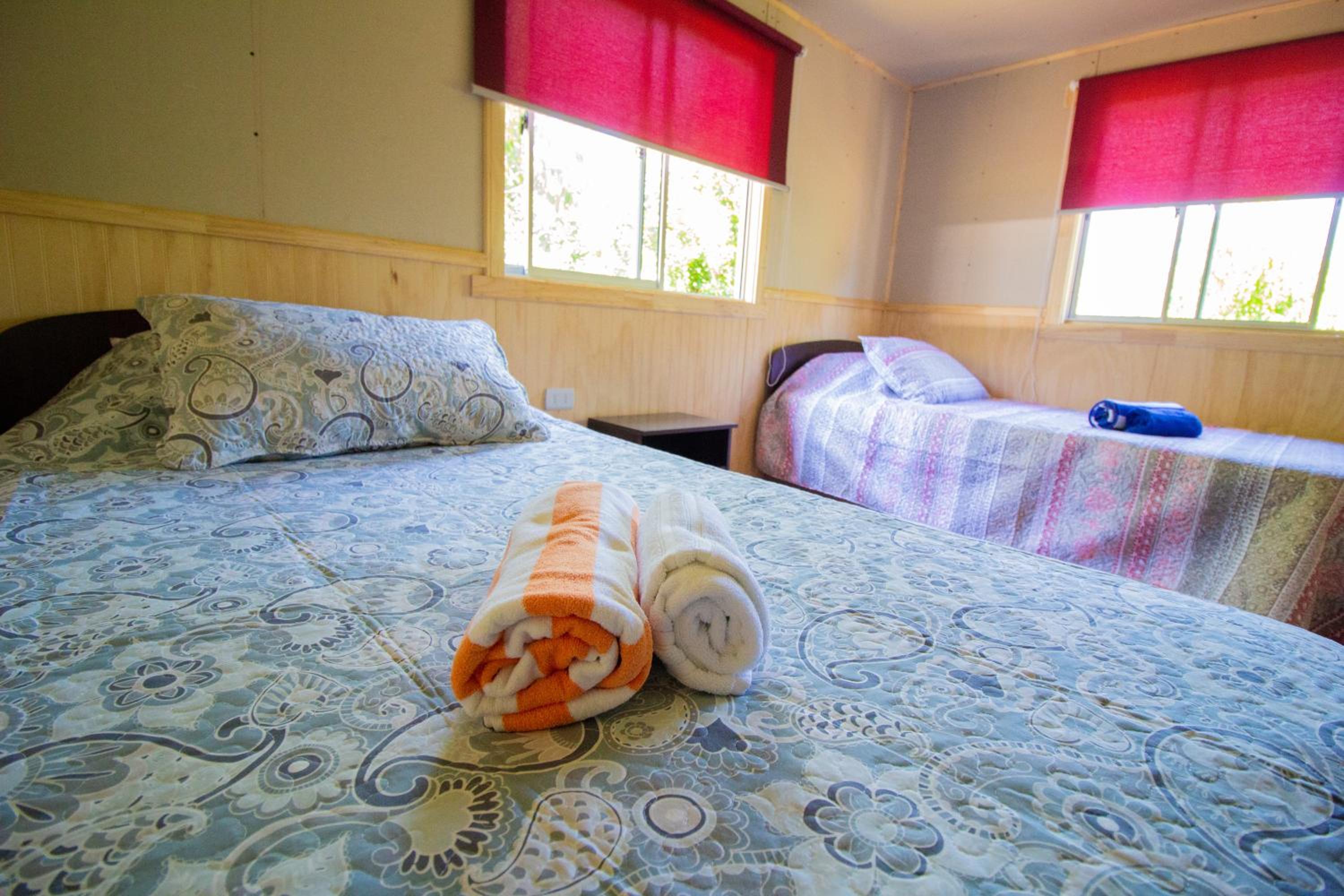 Standard Twin Room with Shared Bathroom photo 3