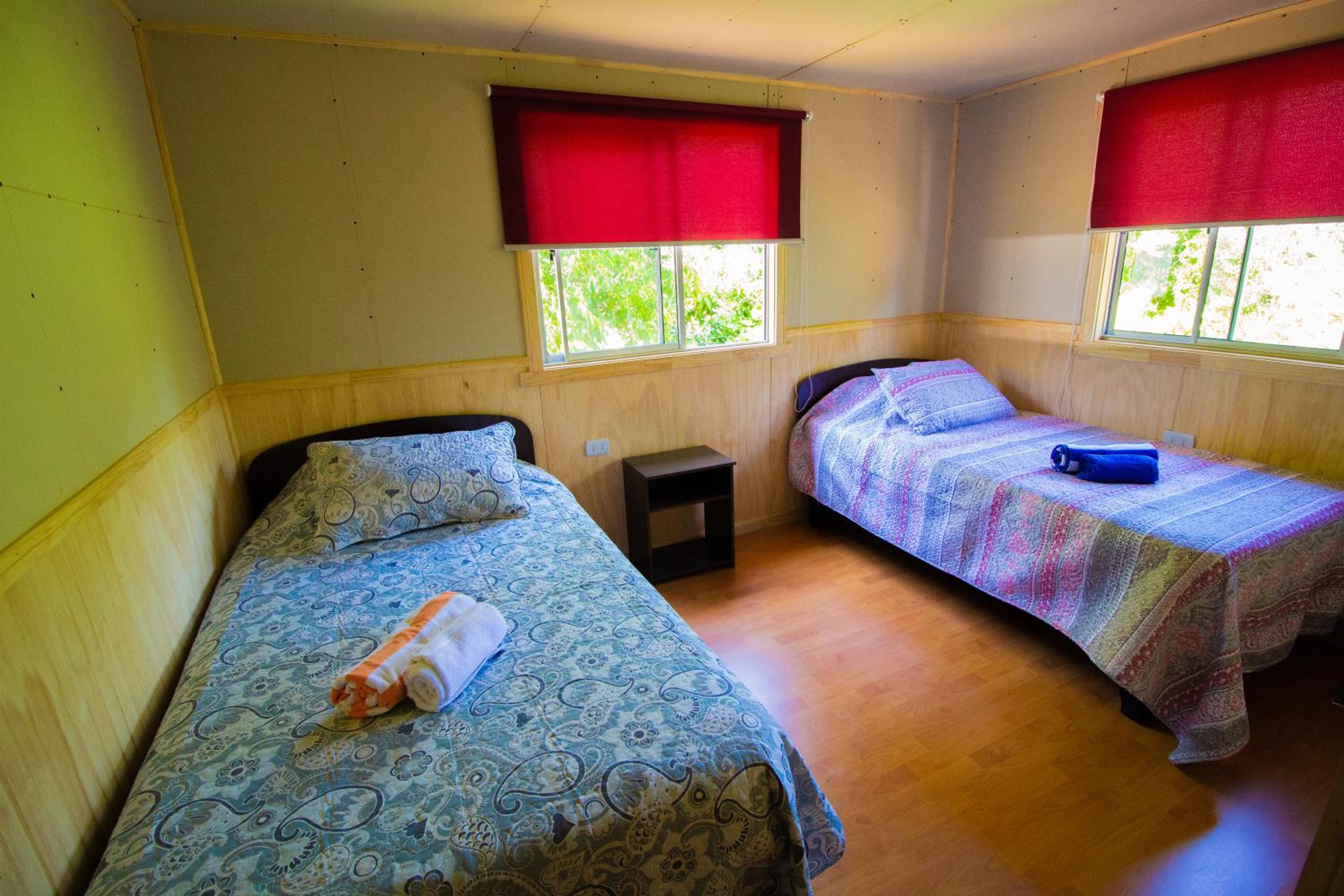 Standard Twin Room with Shared Bathroom photo 2
