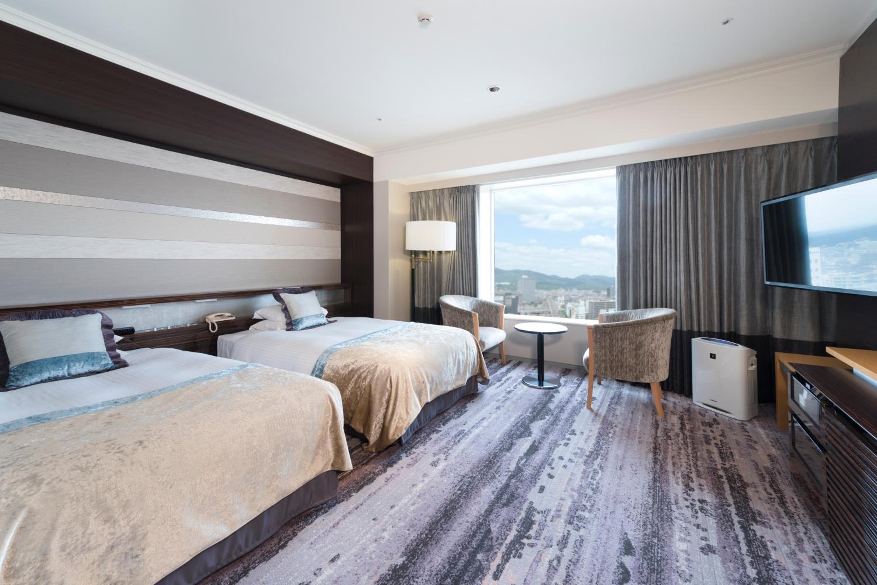 Granvia Floor -Twin Room with Lounge Access - Non-Smoking - Photo 6