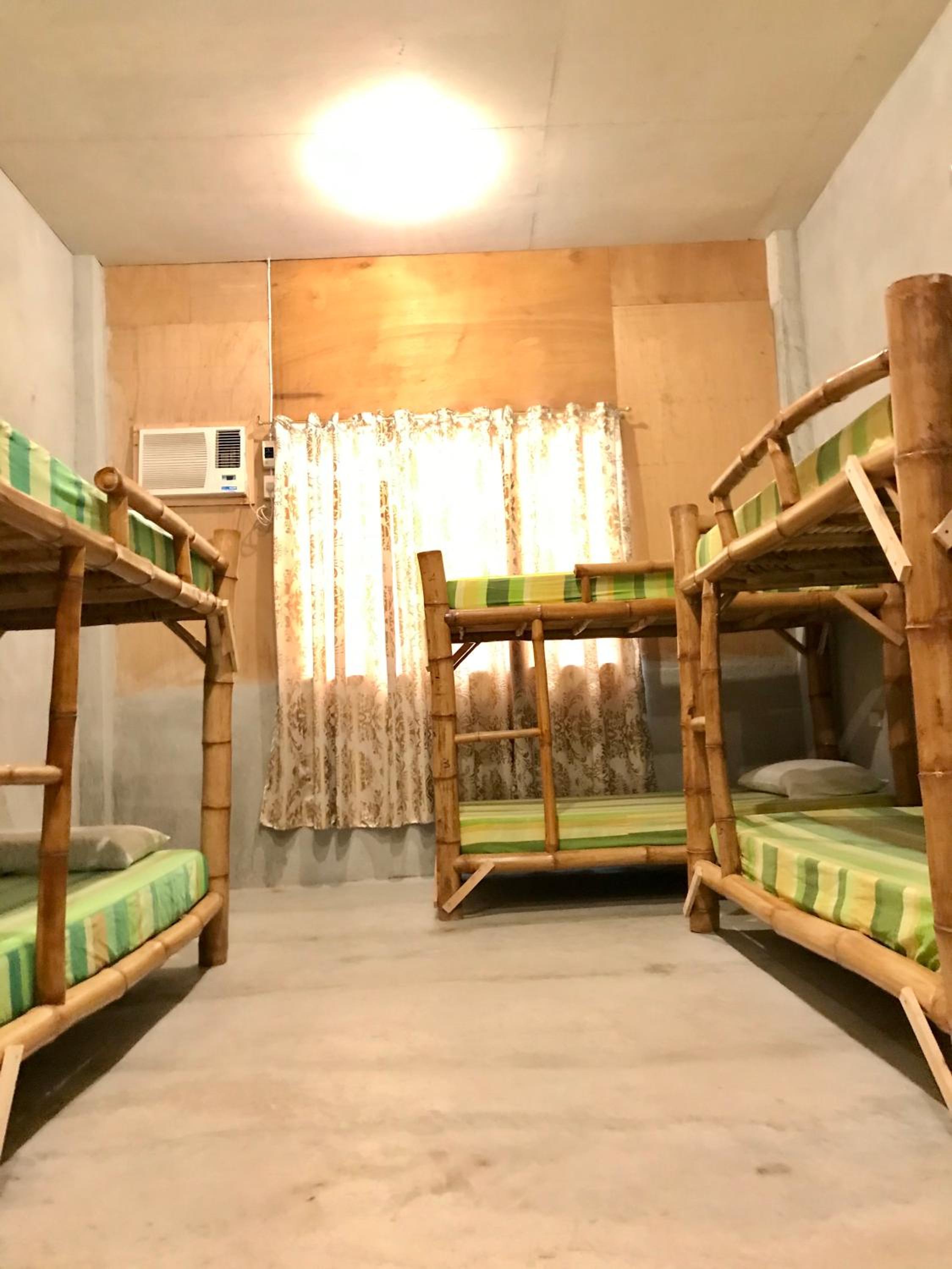 Bed in 8-Bed Mixed Dormitory Room photo 1