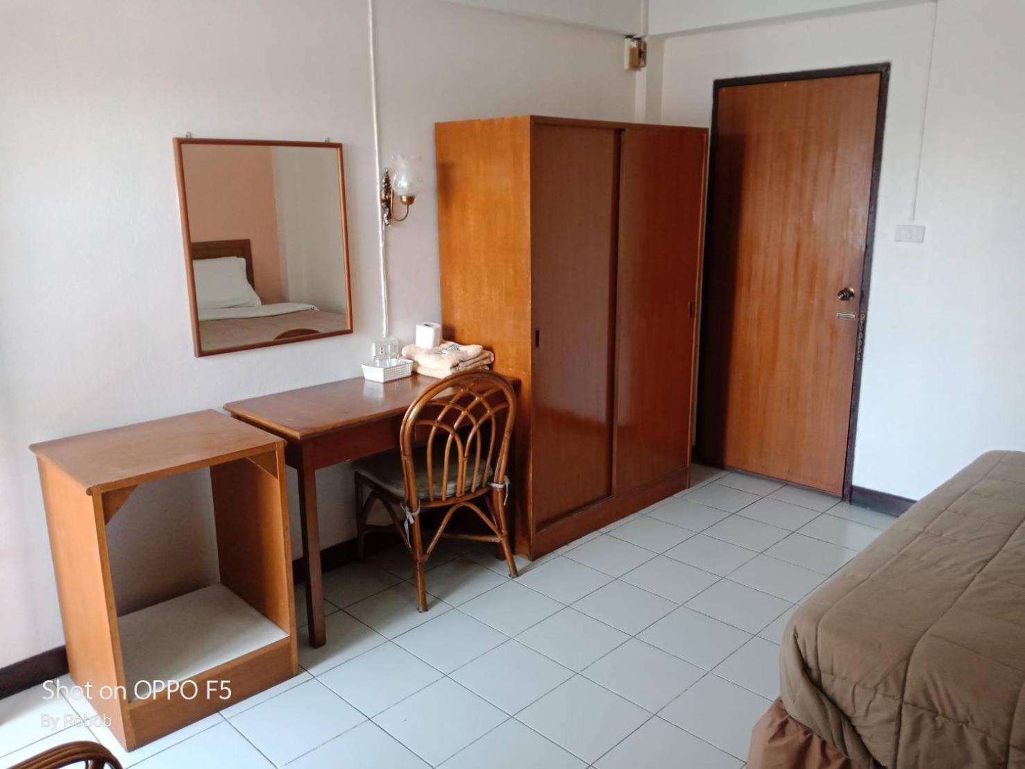 Standard Double Room with Fan - Photo 6