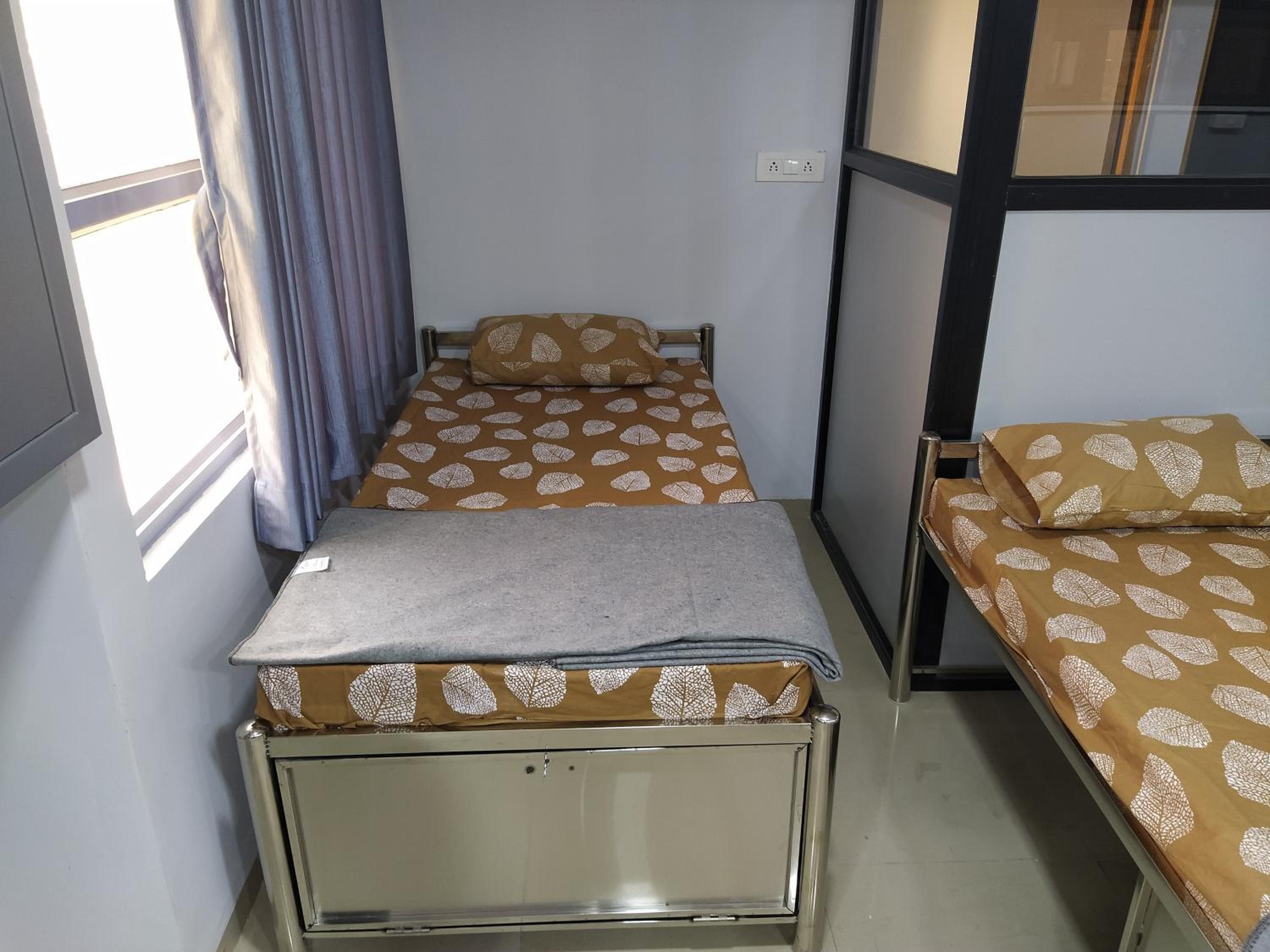 Single Bed in Female Dormitory Room photo 3