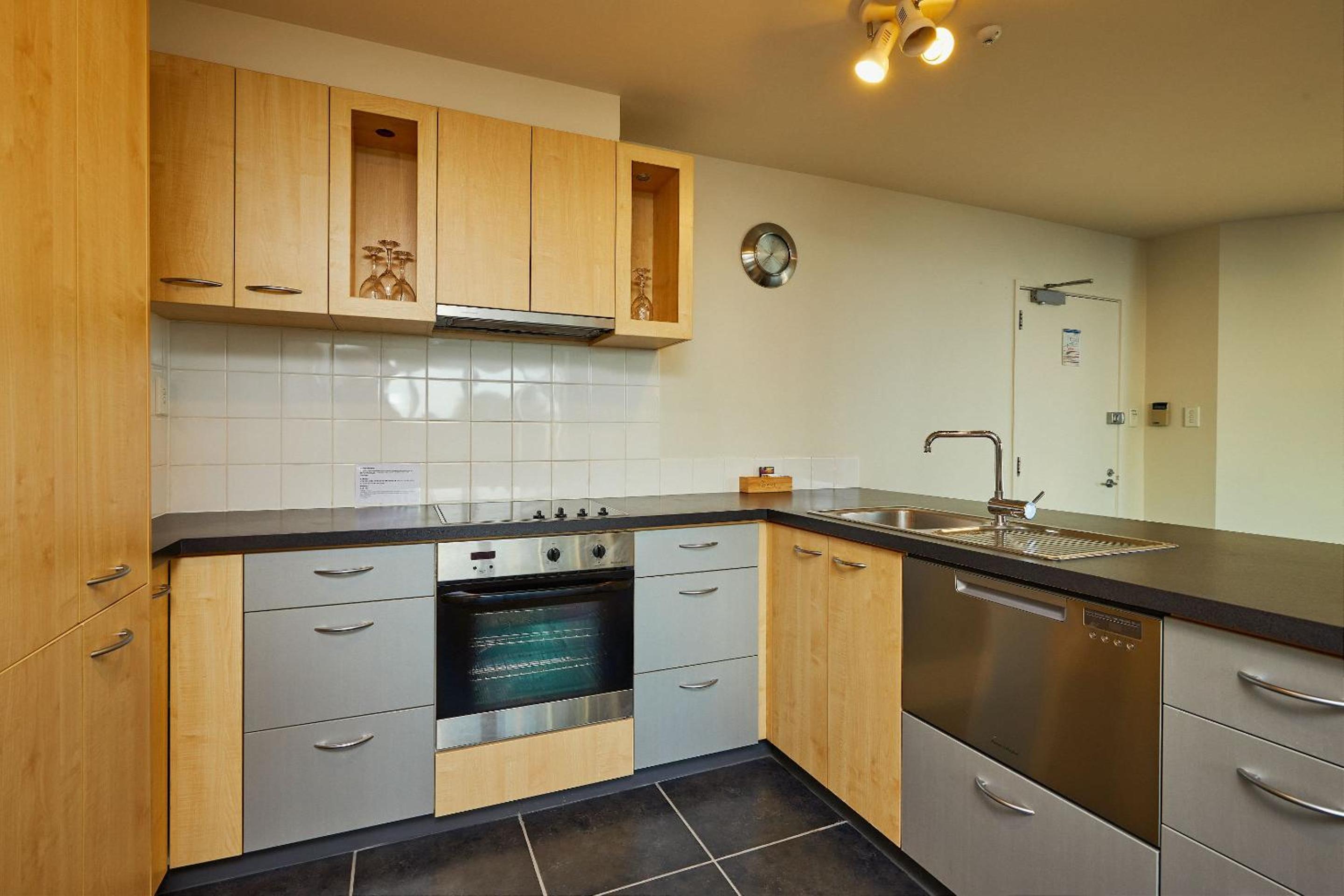 Three-Bedroom Apartment - Photo 10