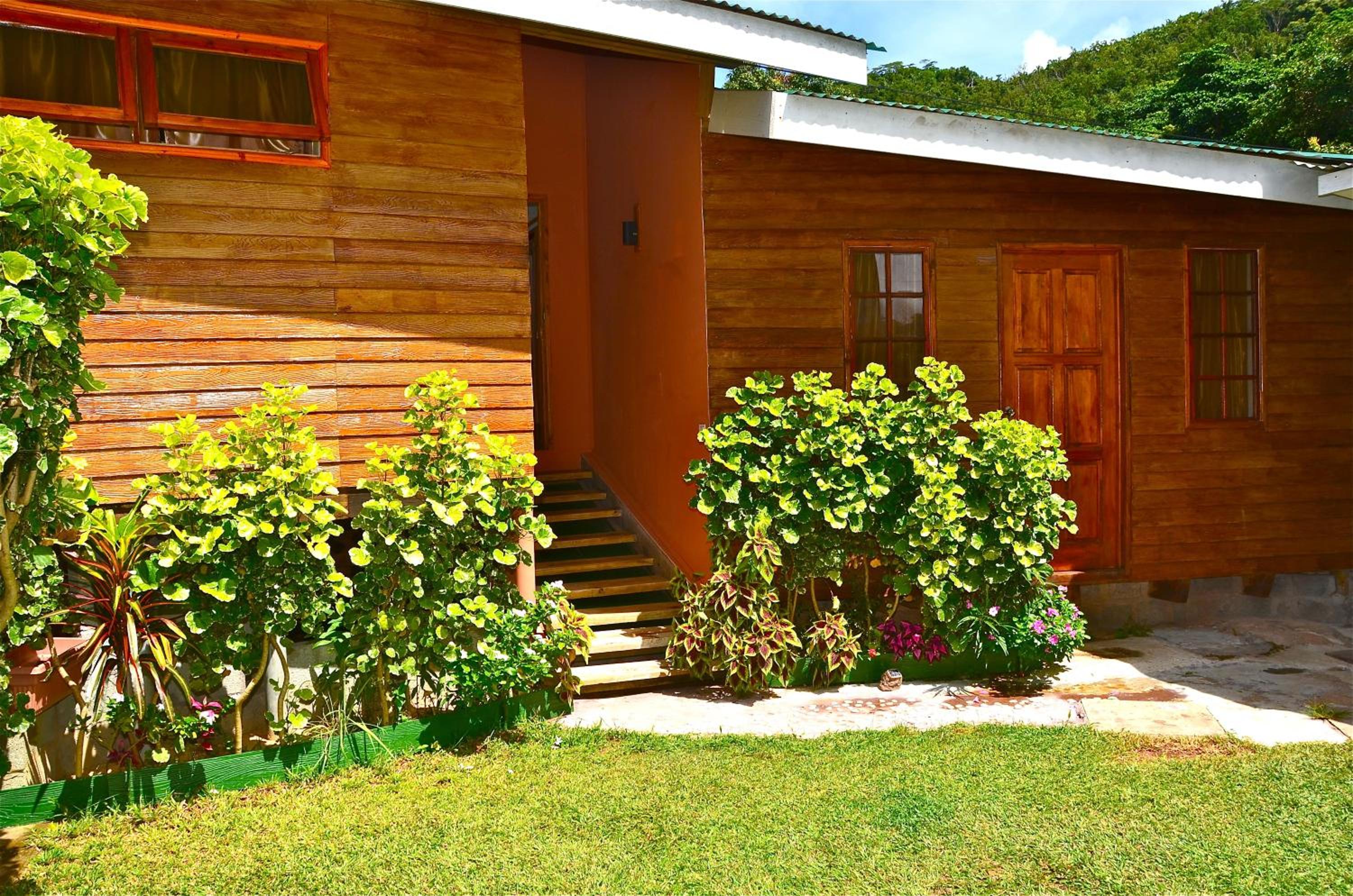 Two-Bedroom House photo 3