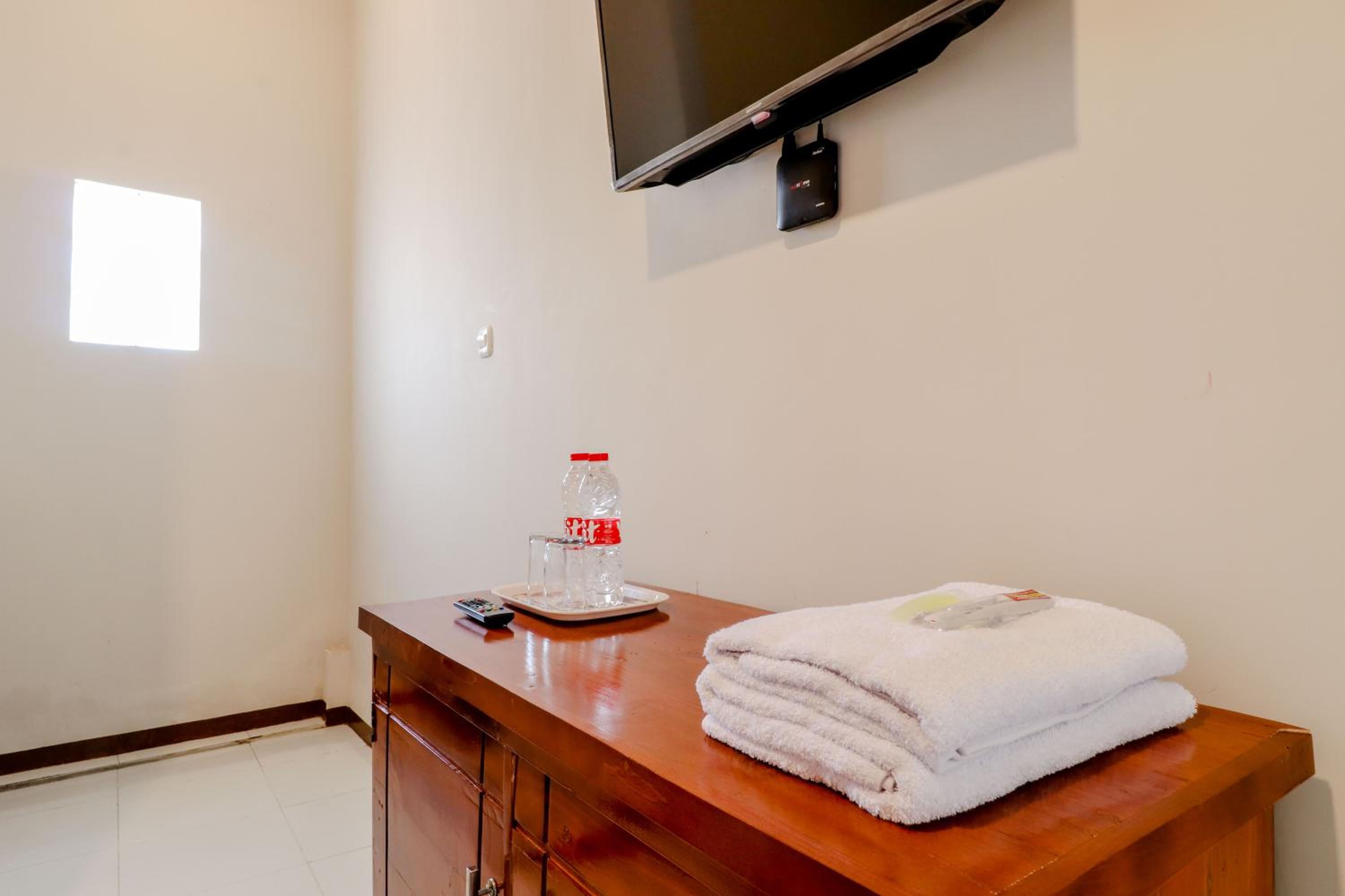 Deluxe Double Room - Photo 11