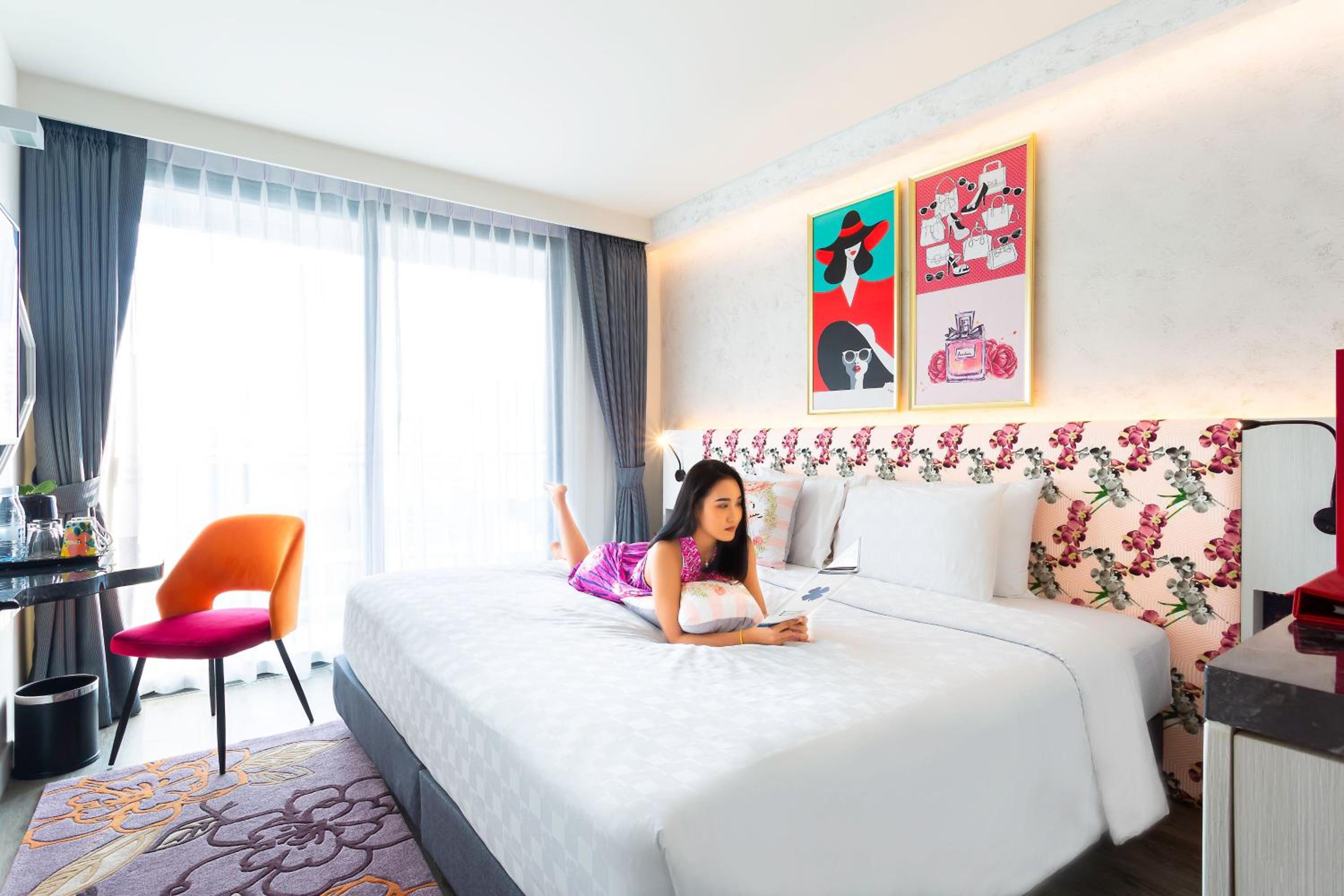 Premier Room with Balcony - Photo 12