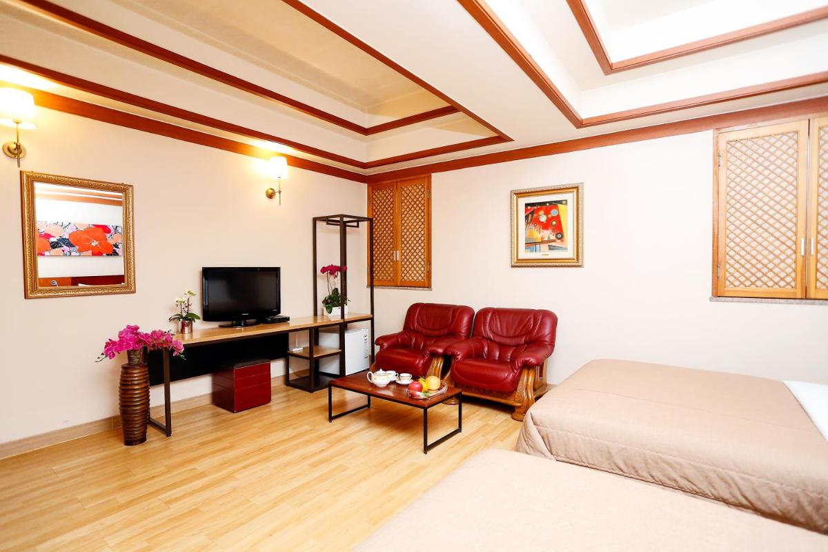 Deluxe Double or Twin Room - Photo 3