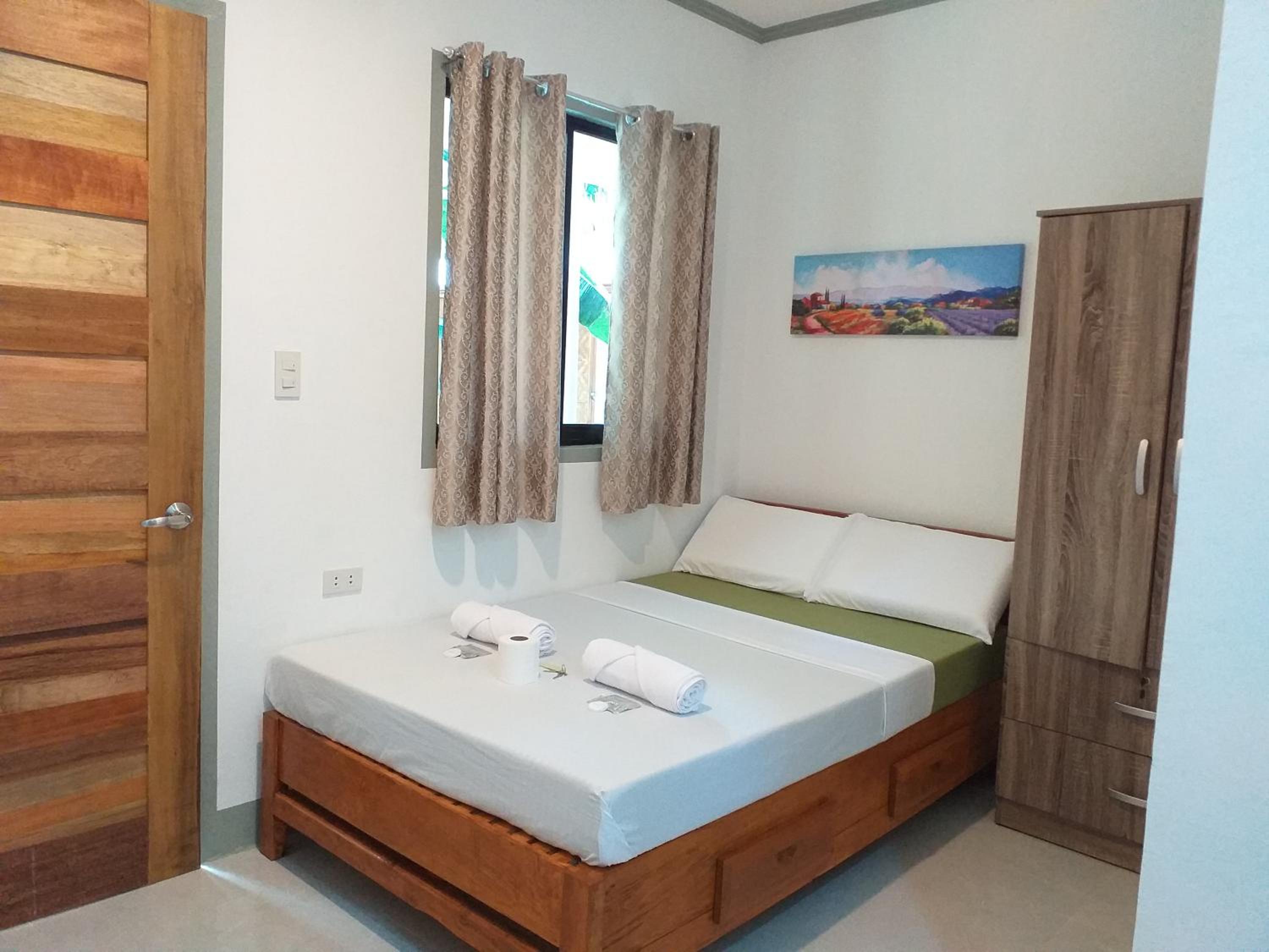 Double Room with Private Bathroom - Photo 1