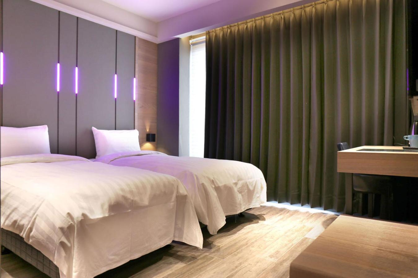 Twin Room with Balcony photo 2