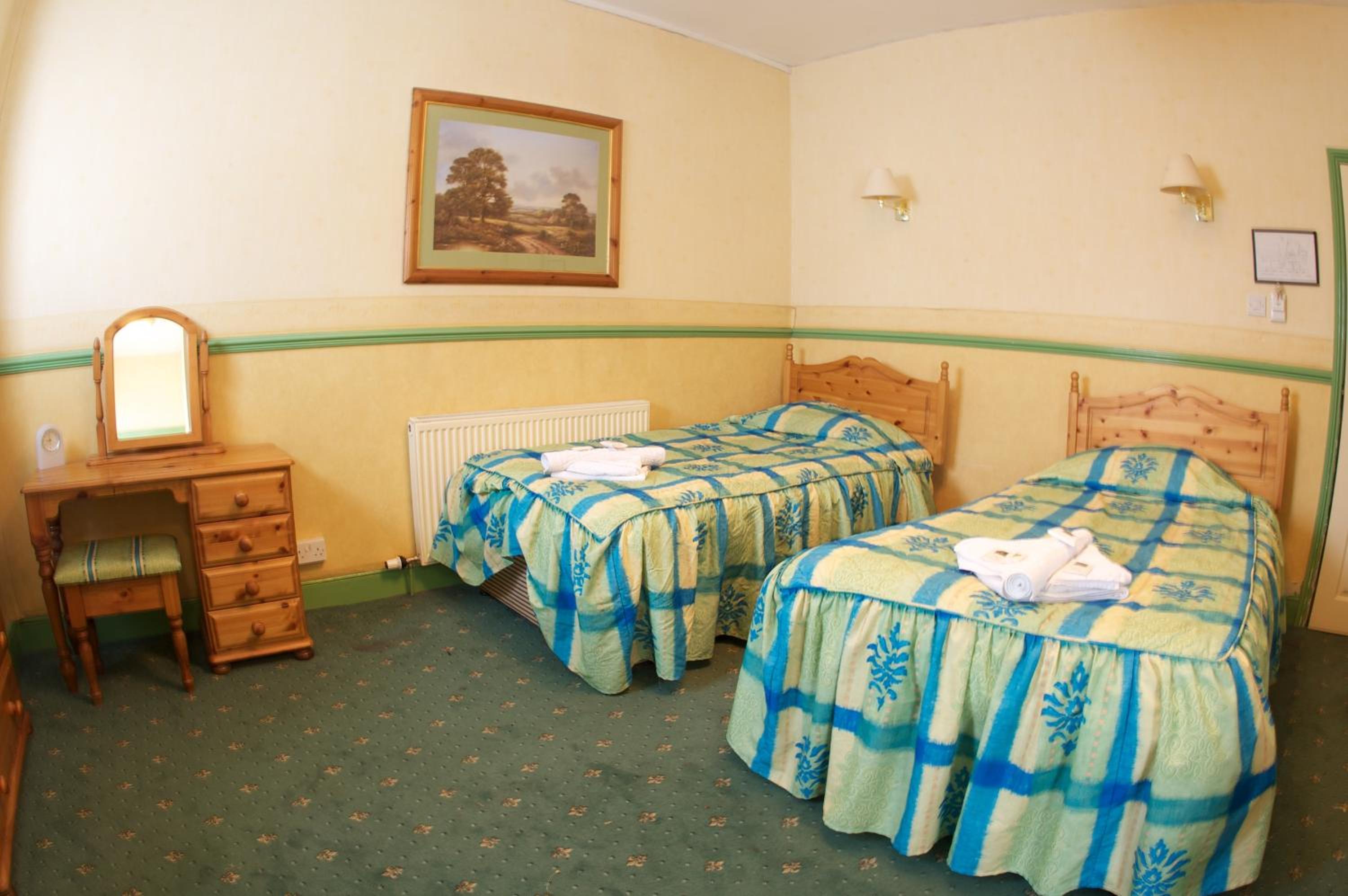 Twin Room - Photo 8