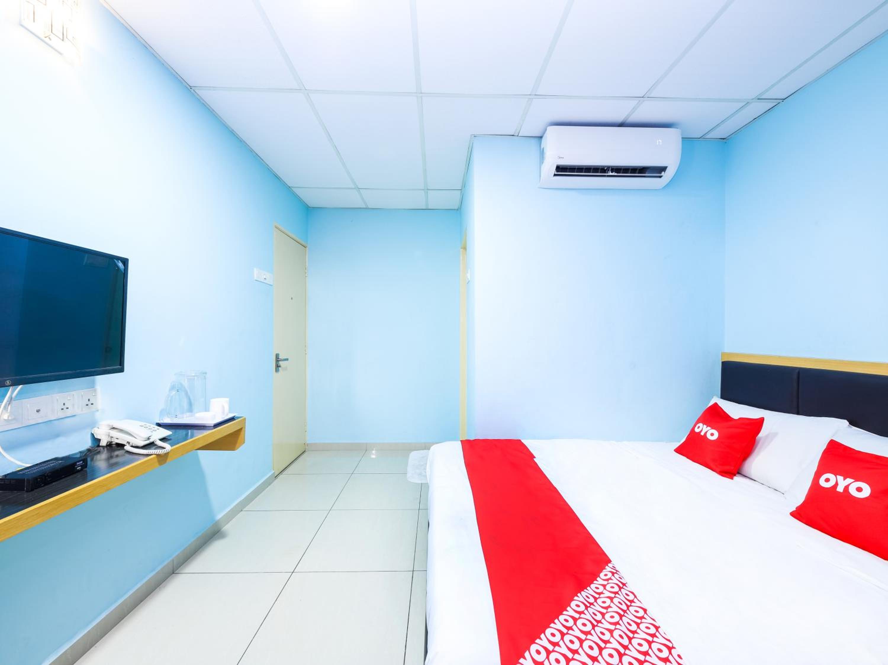 Deluxe Double Room - Photo 8
