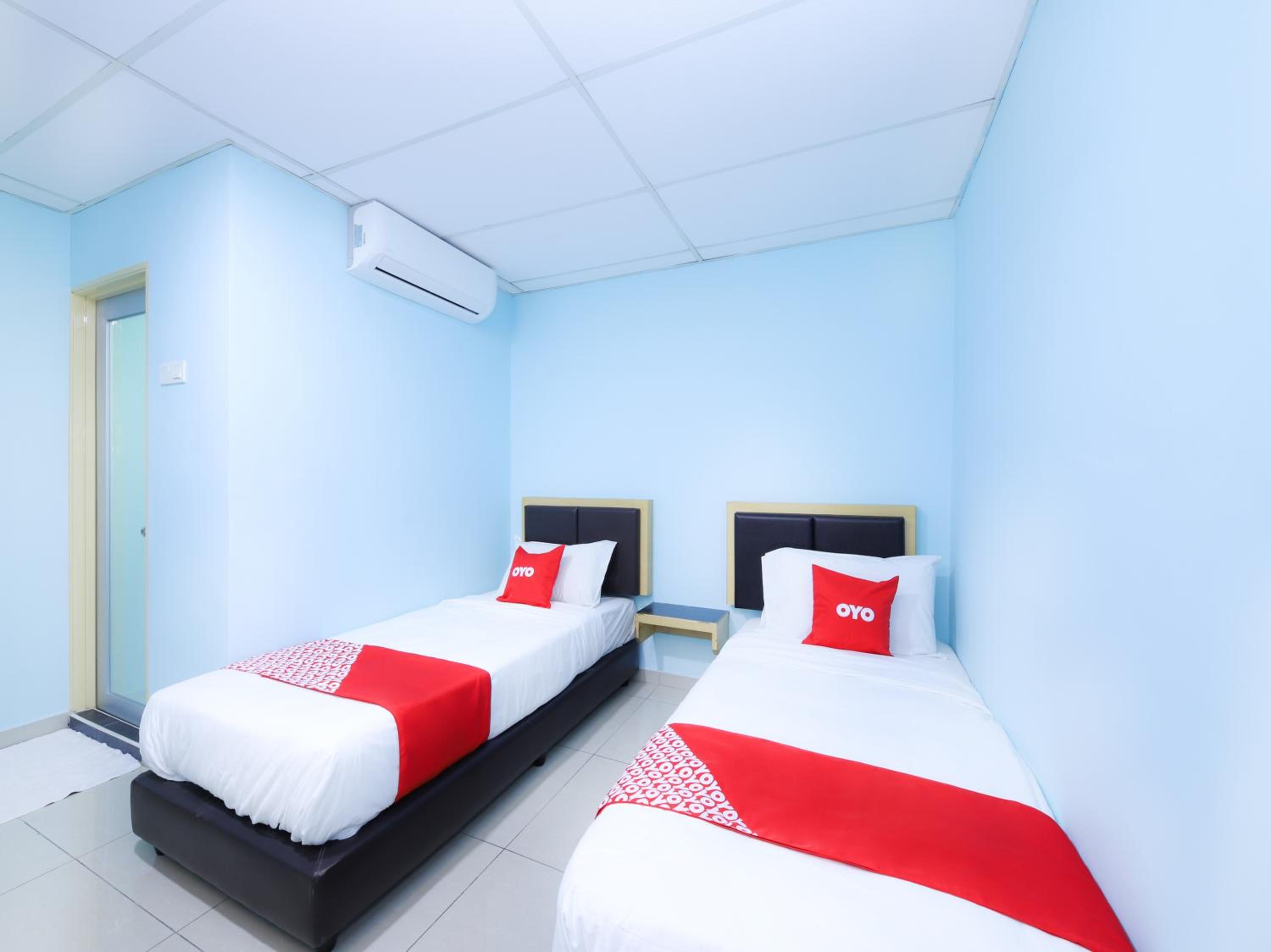 Standard Twin Room - Photo 7