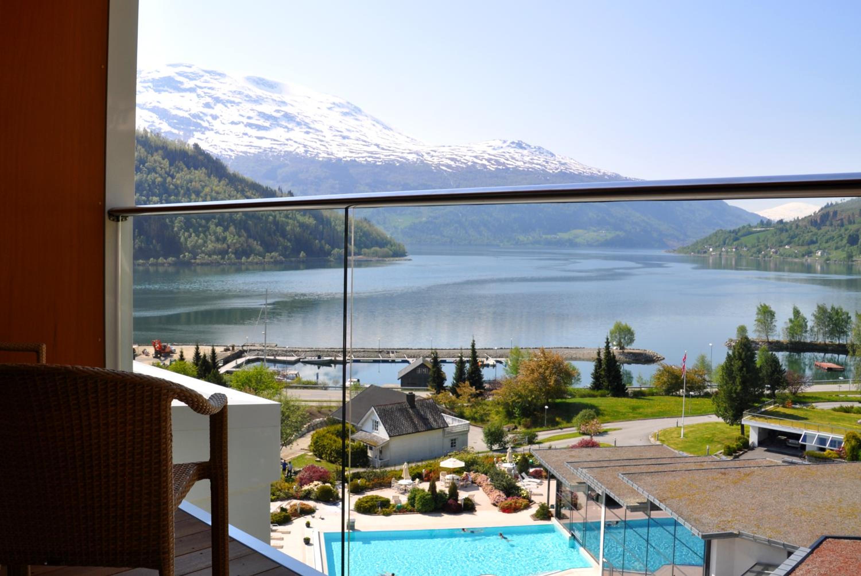 Deluxe Double Room with Balcony and Fjord View - Photo 3