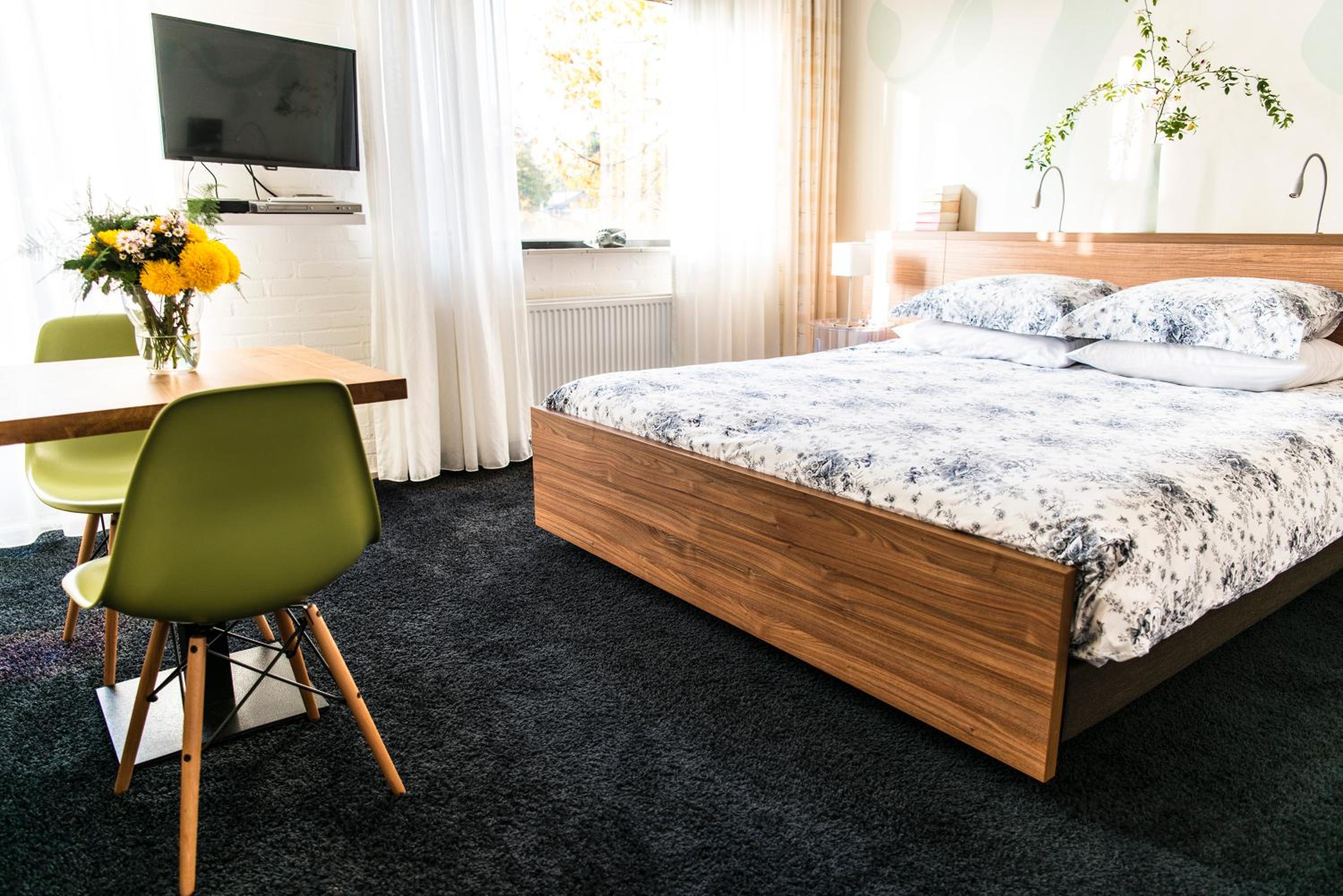 Deluxe King Room - Photo 1