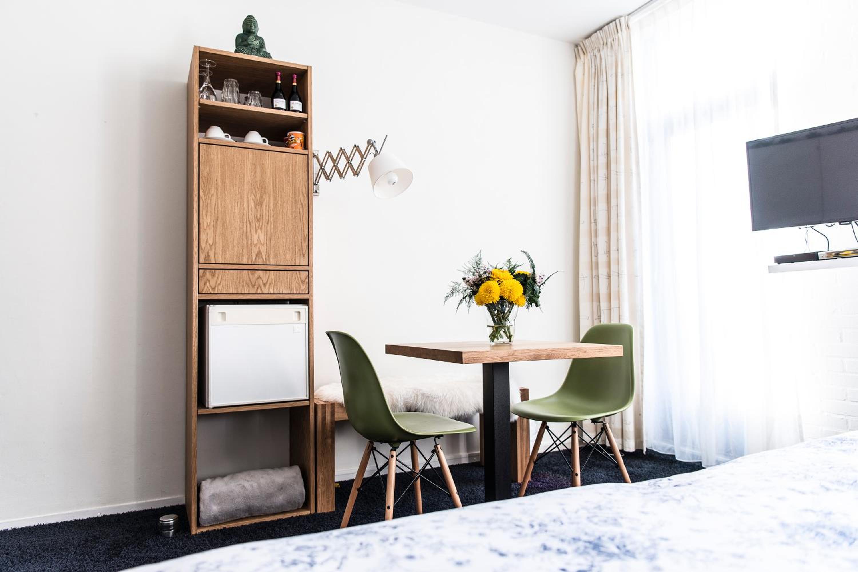 Deluxe King Room - Photo 12