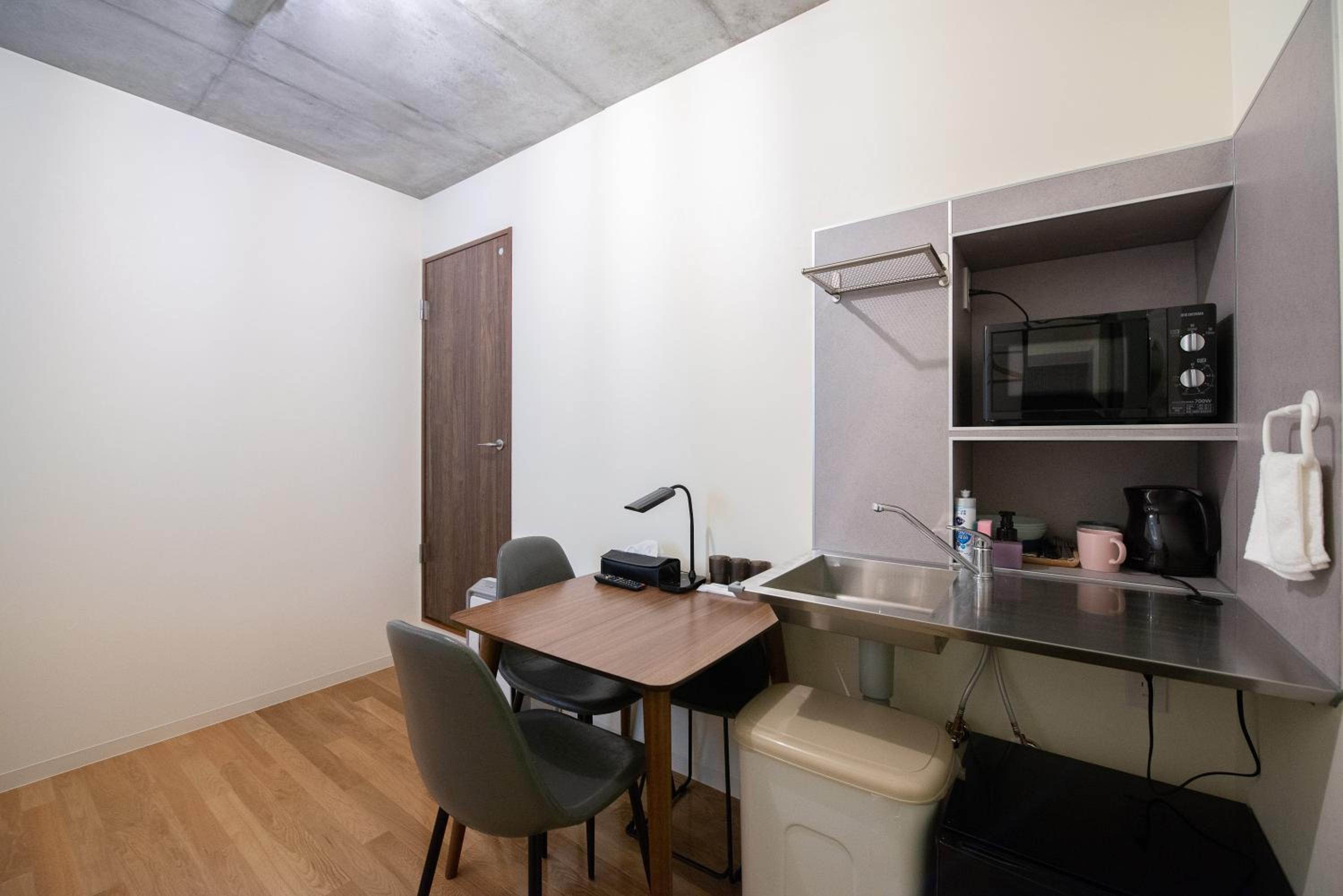 Economy Triple Room photo 3