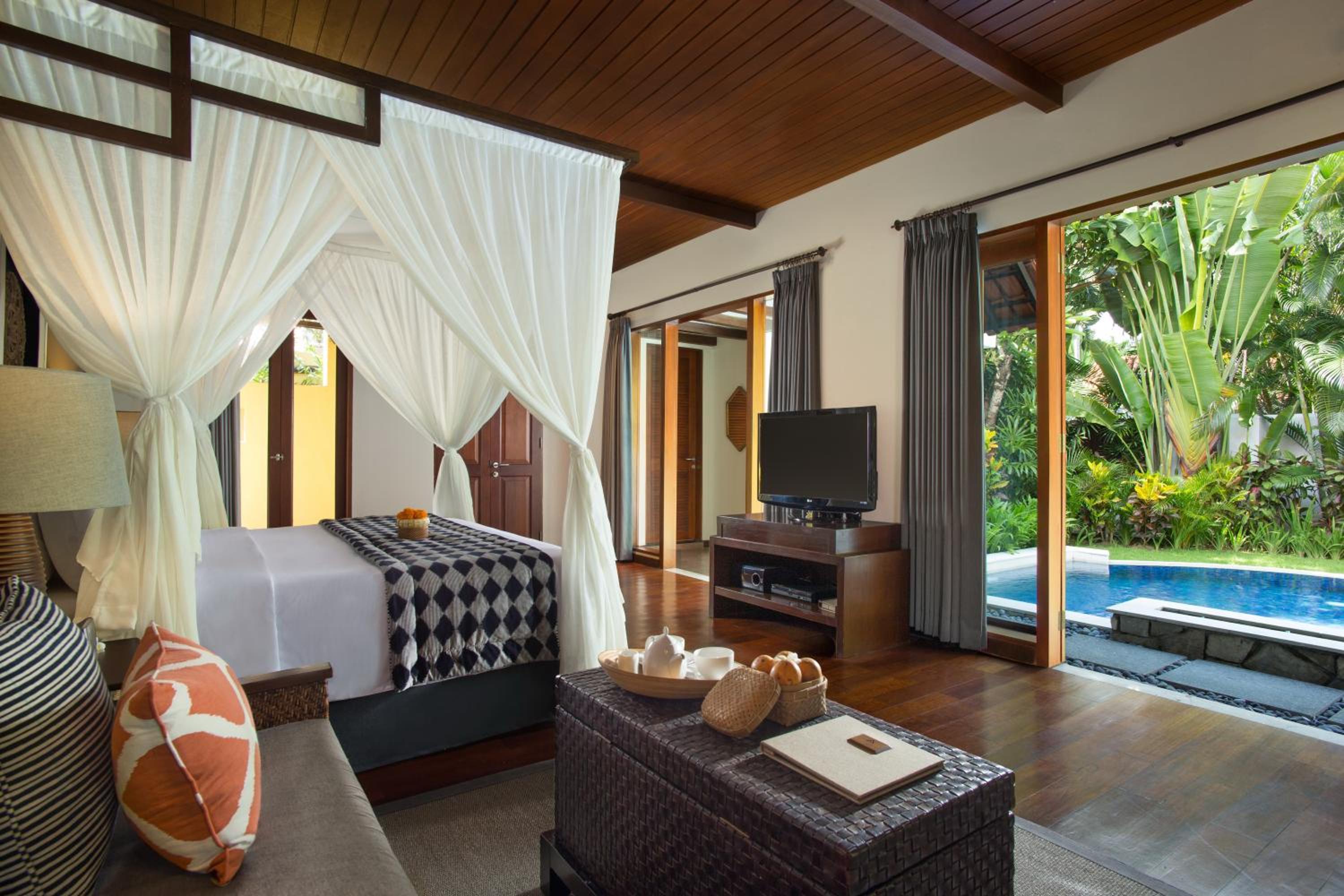 One-Bedroom Villa with Private Pool - Photo 15