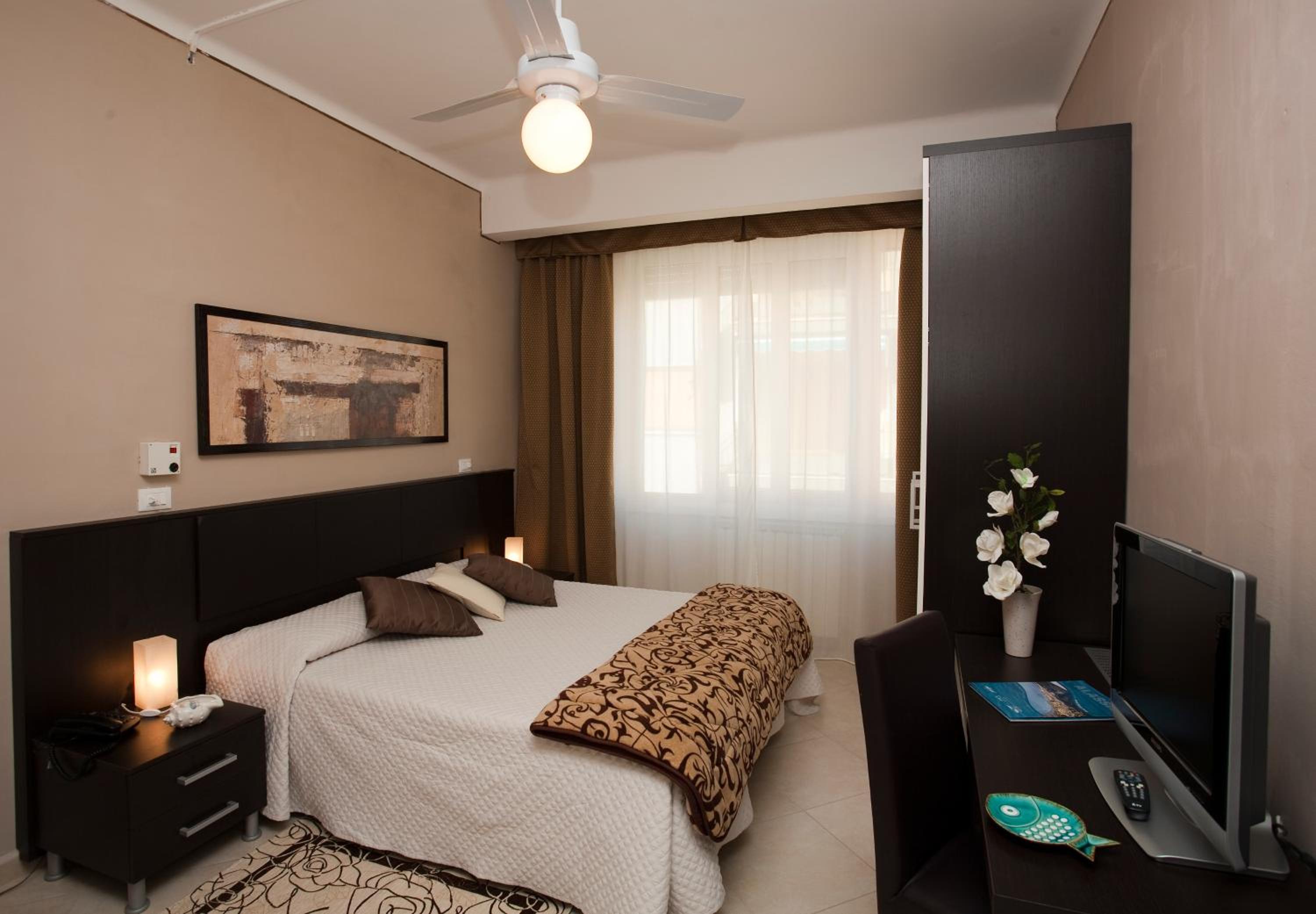 Double Room with Sea View photo 3