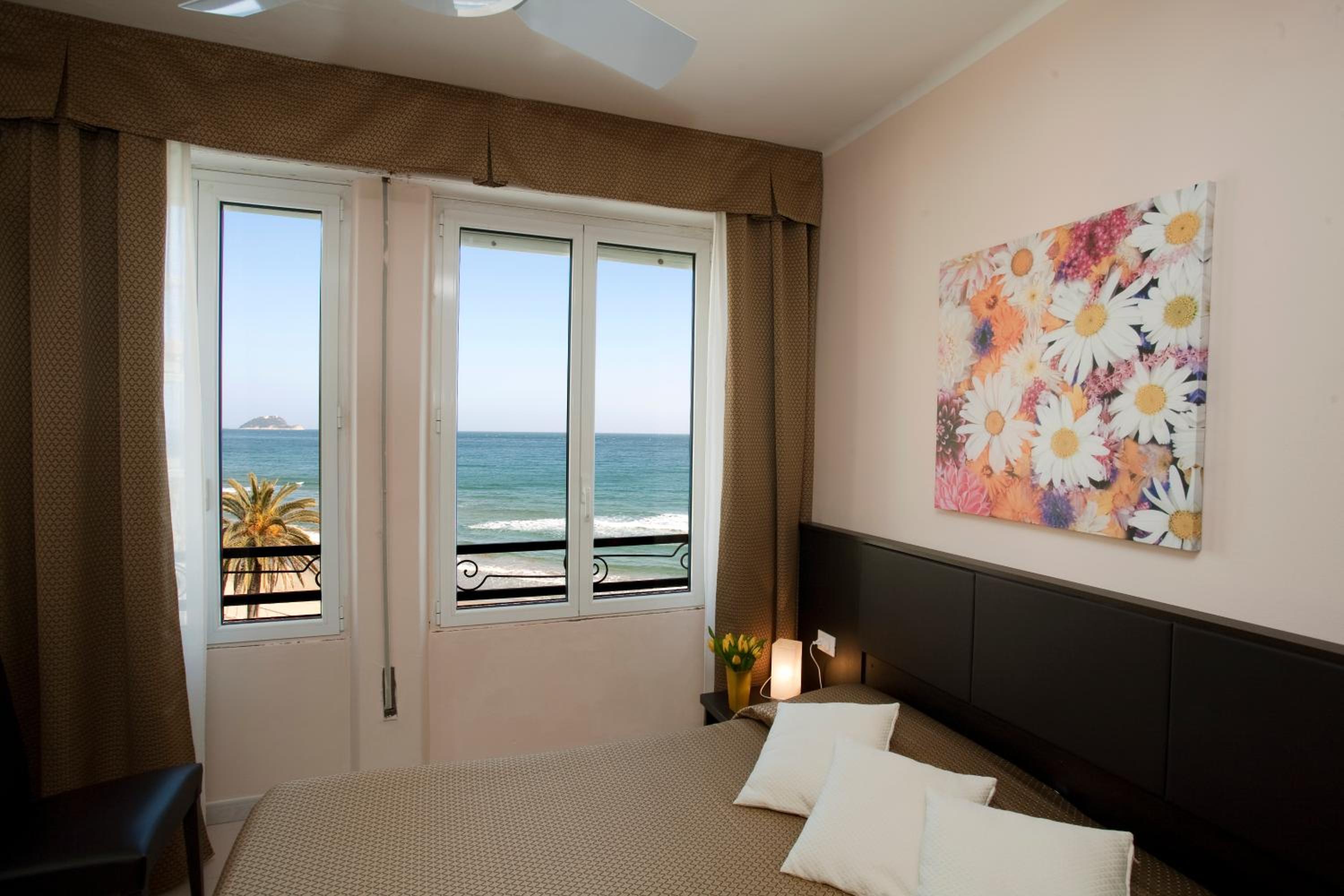 Double Room with Sea View photo 2