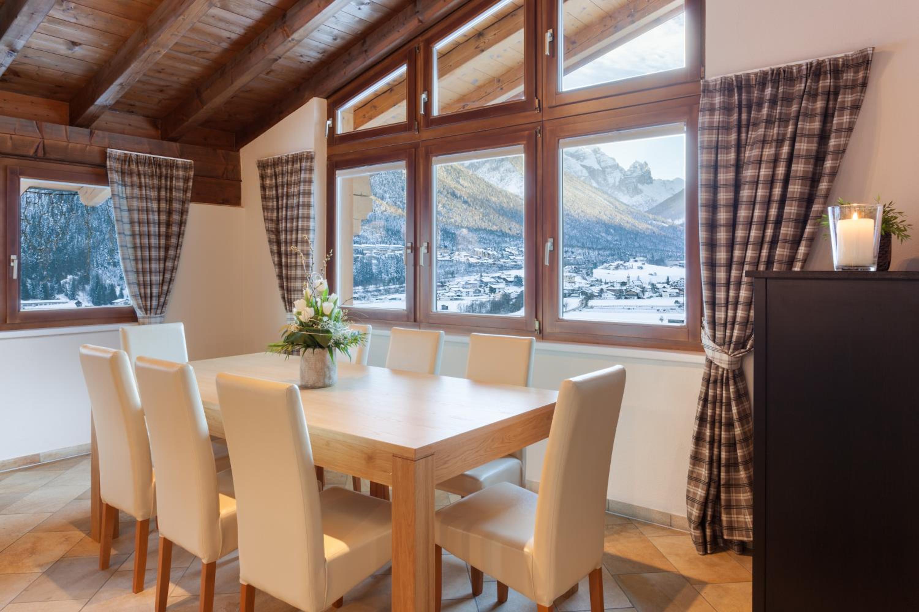 Superior Suite - Photo 9