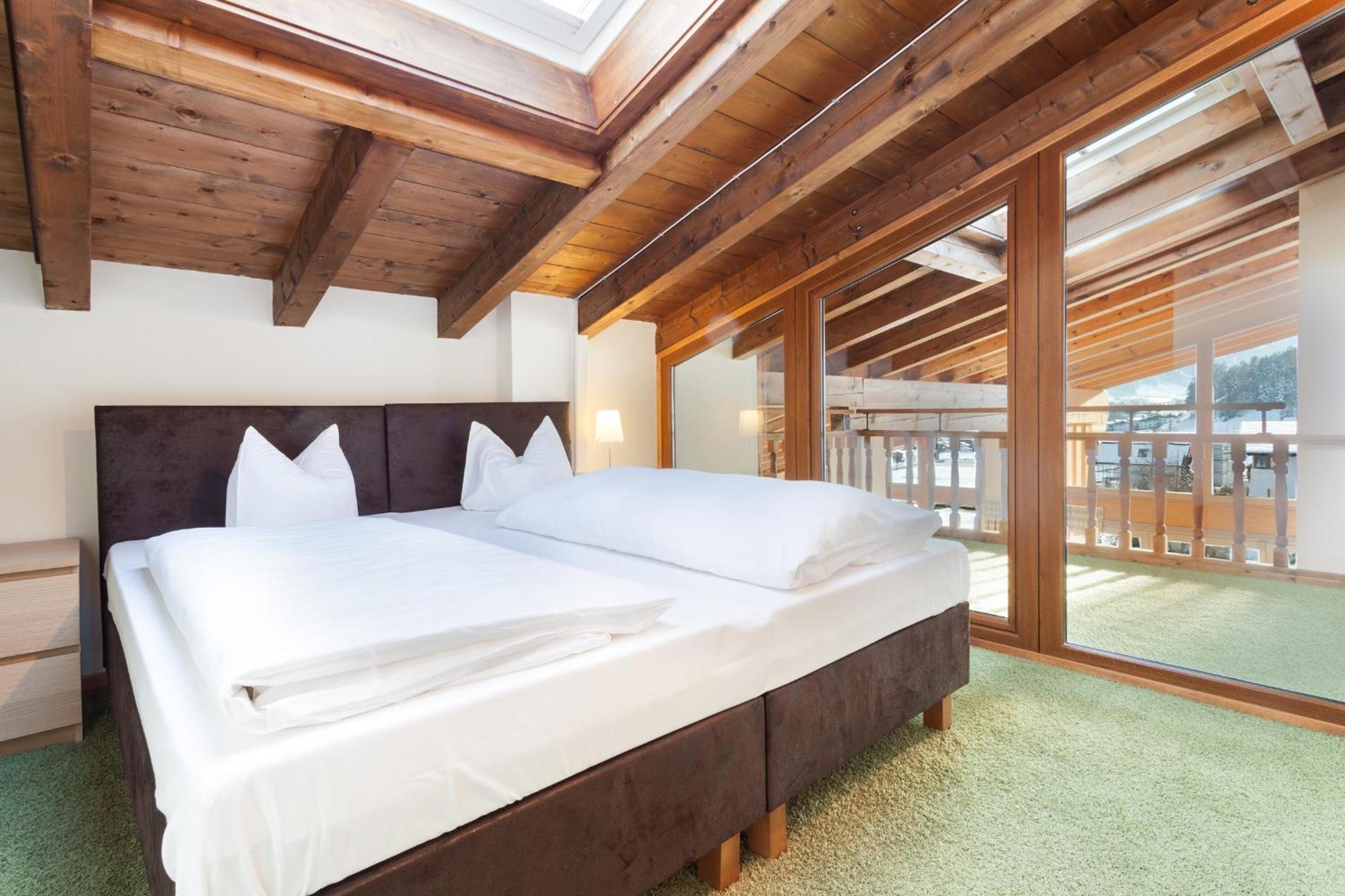Superior Suite - Photo 7