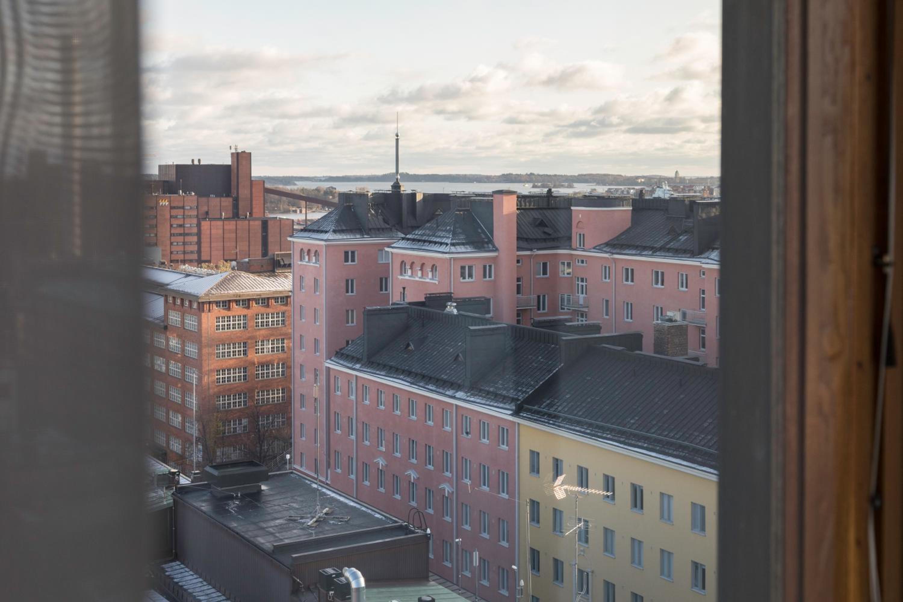 Compact-studio with a view - Photo 3