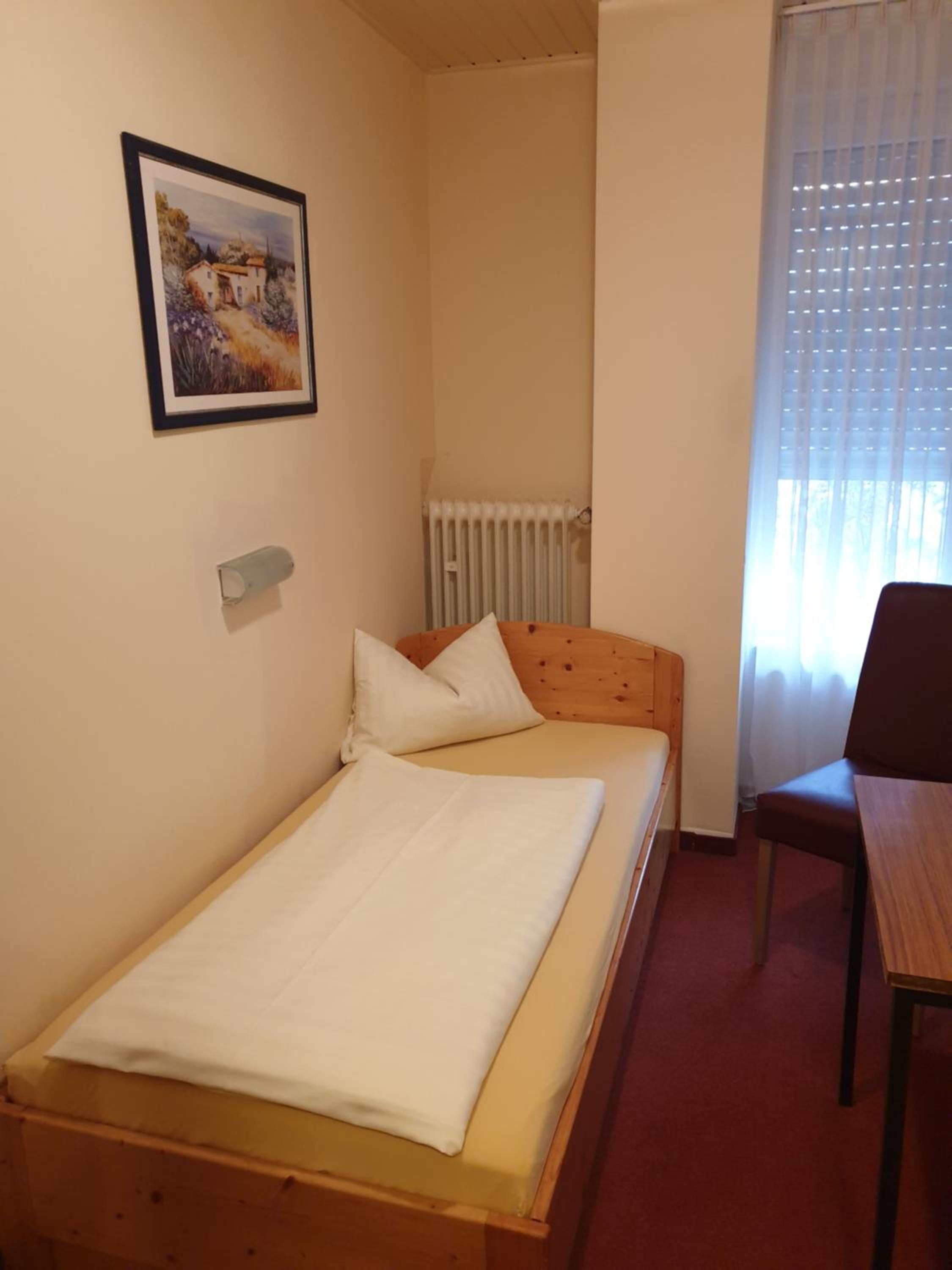 Single Room with Shared Toilet