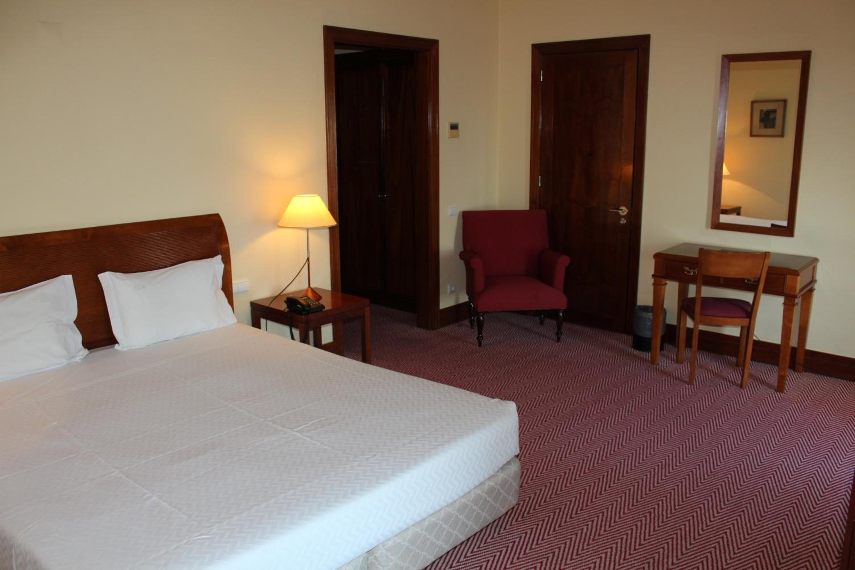 Suite - Photo 14