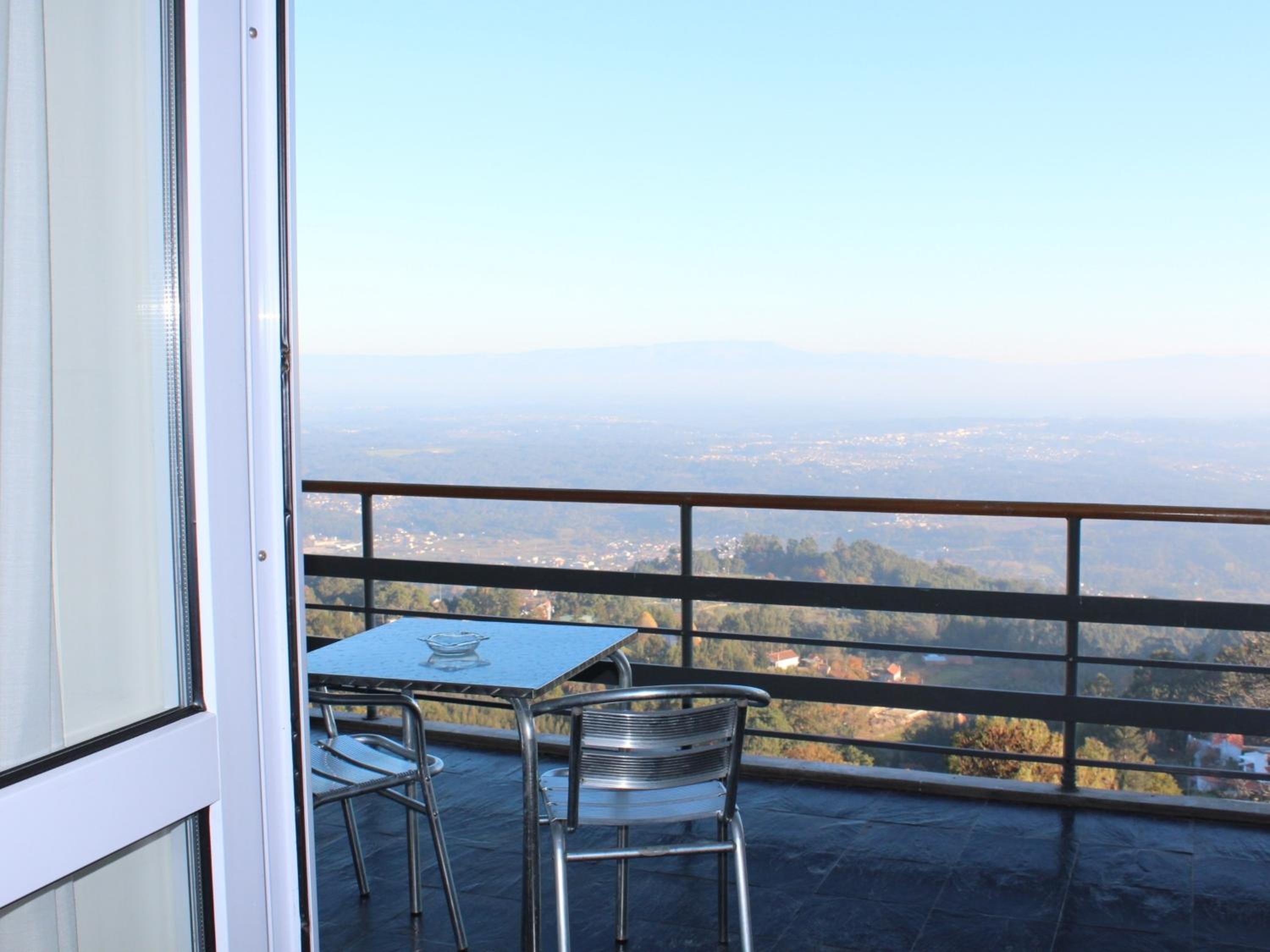 Suite - Photo 16