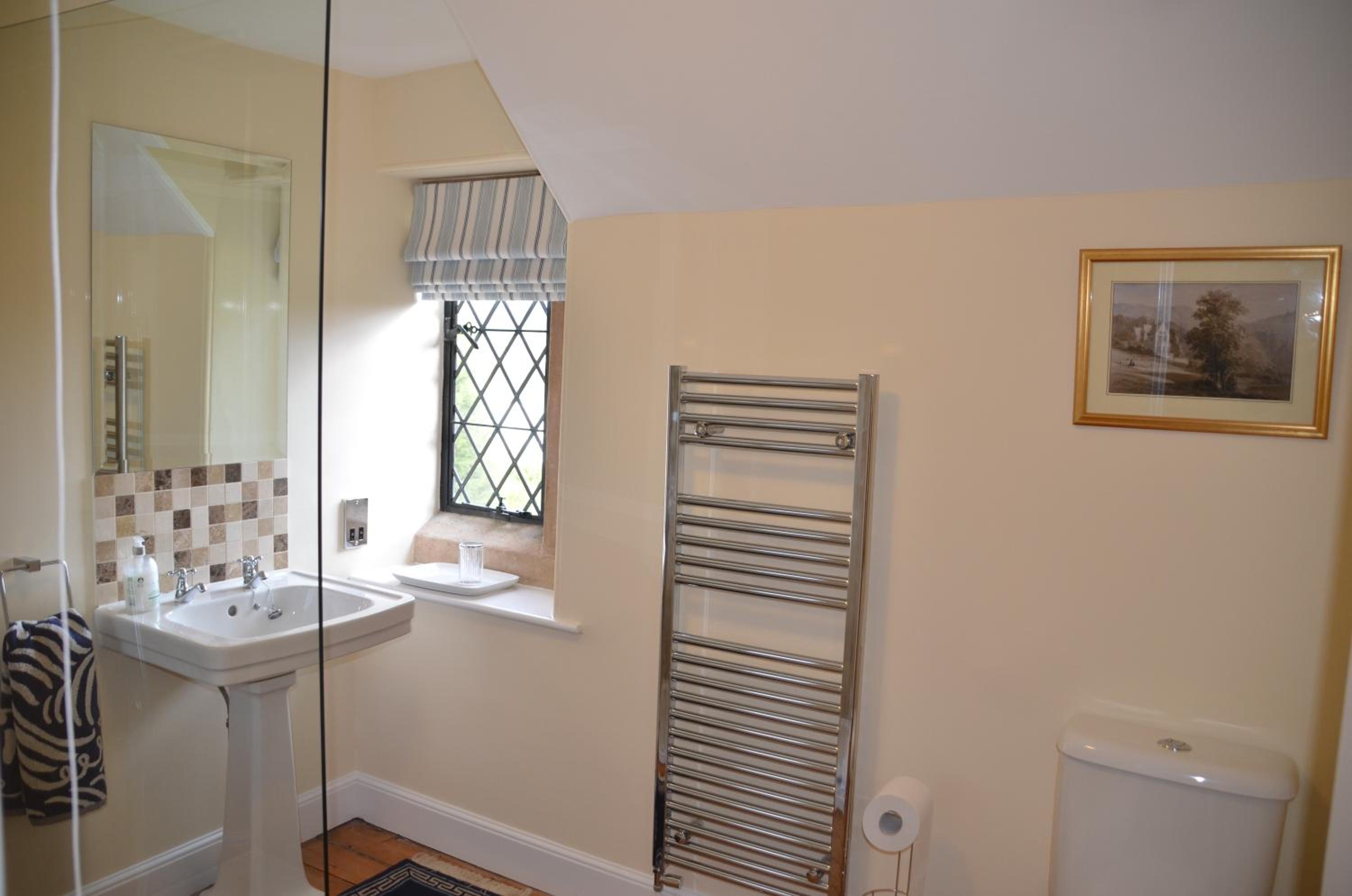 Deluxe King Room - Photo 3
