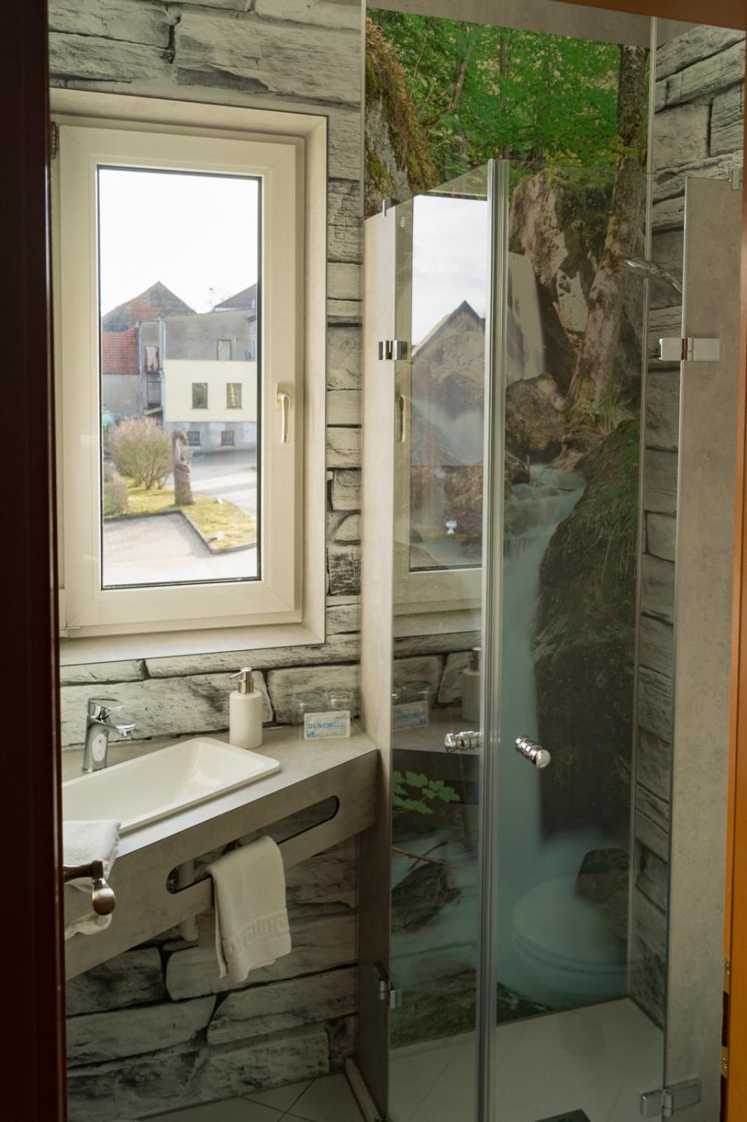 Double Room - Photo 5