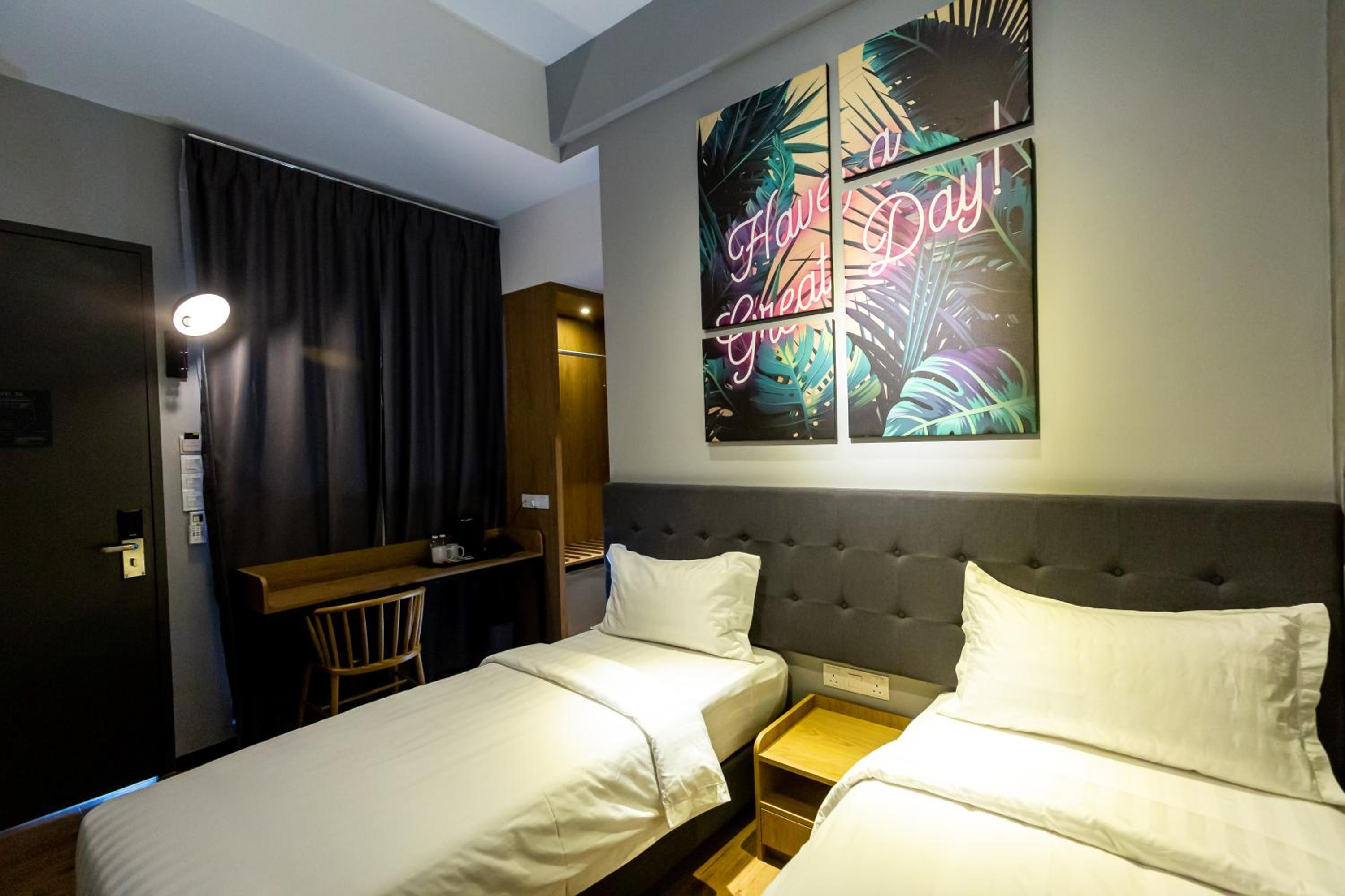 Standard Twin Room - Photo 2