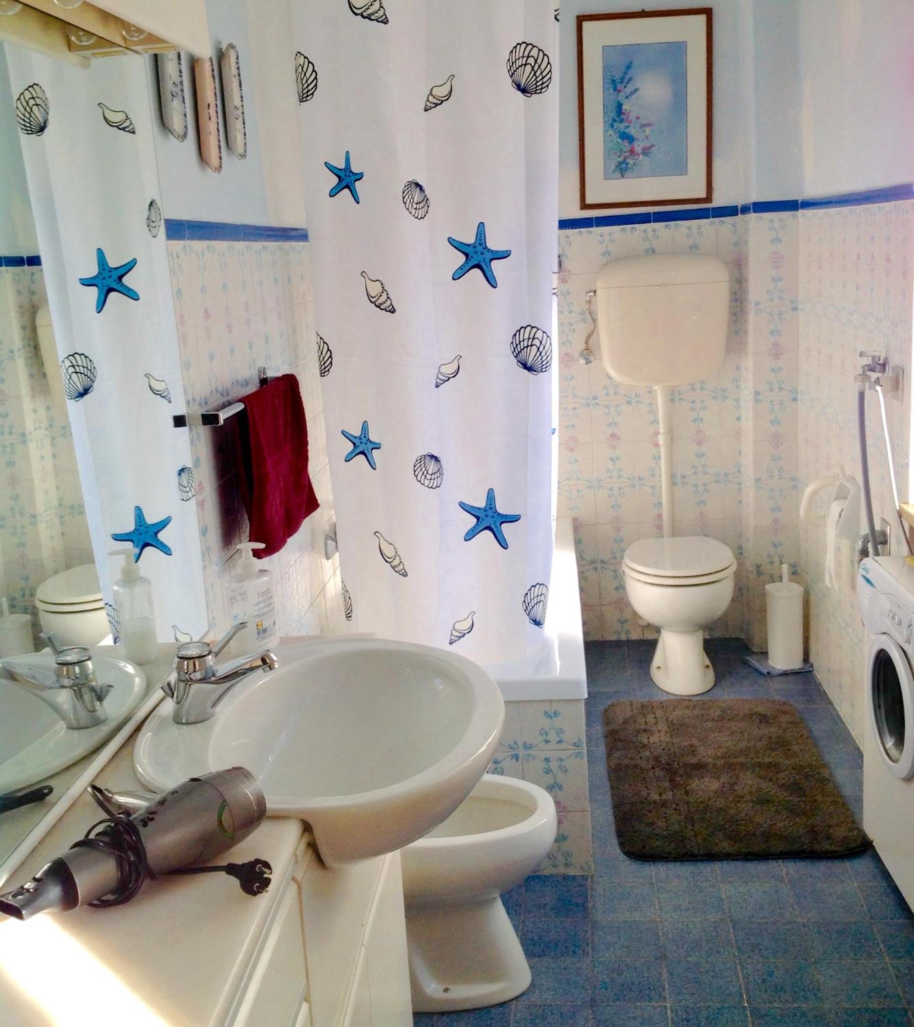 Double Room with Shared Bathroom photo 3