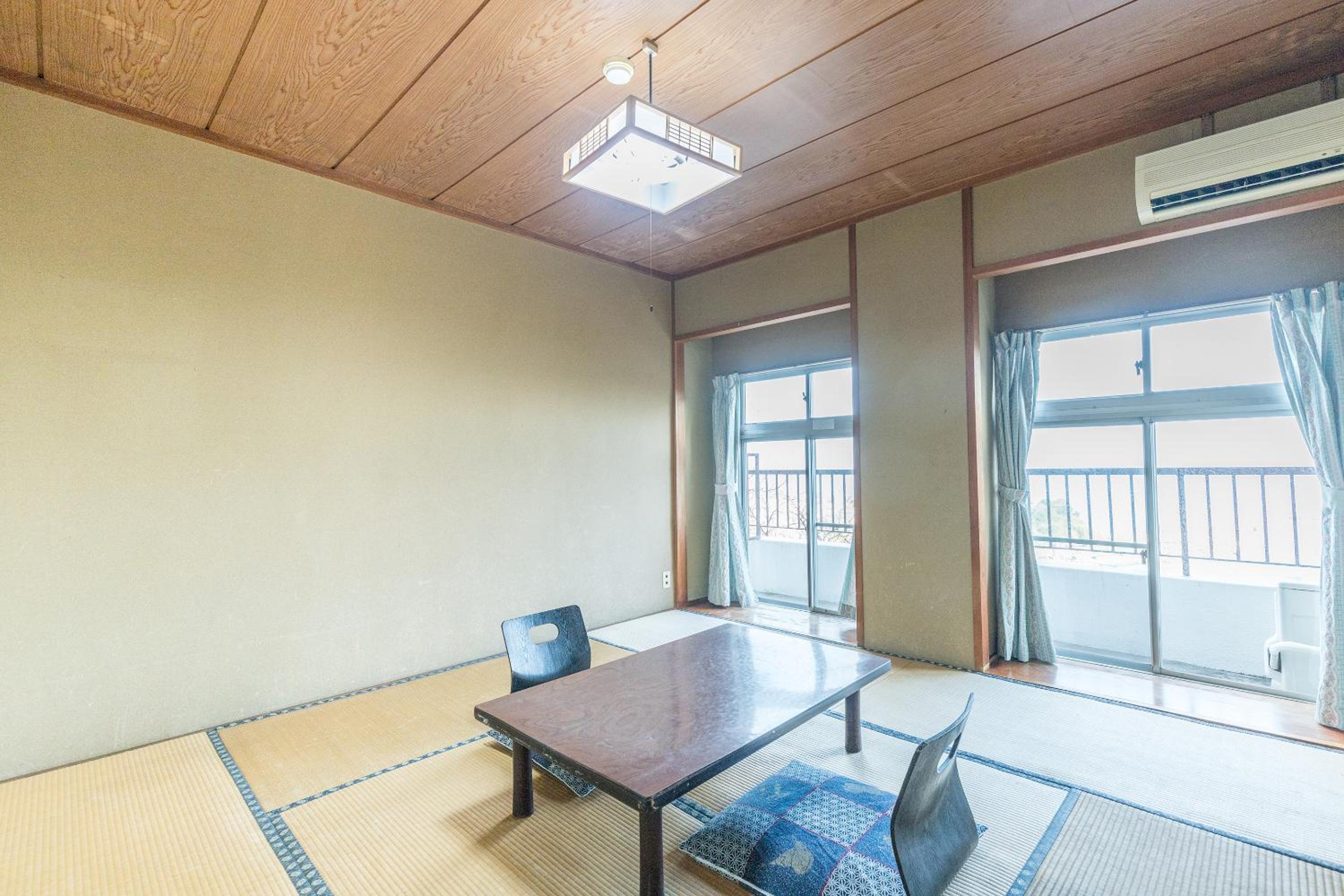 Japanese-Style Triple Room with Shared Bathroom - Smoking - Photo 3