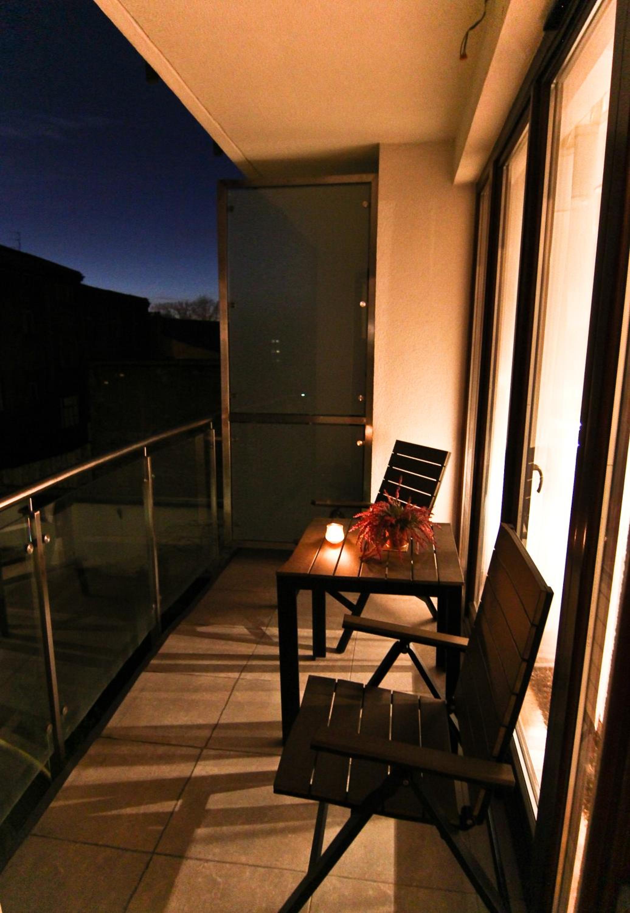 One-Bedroom Apartment - Photo 2