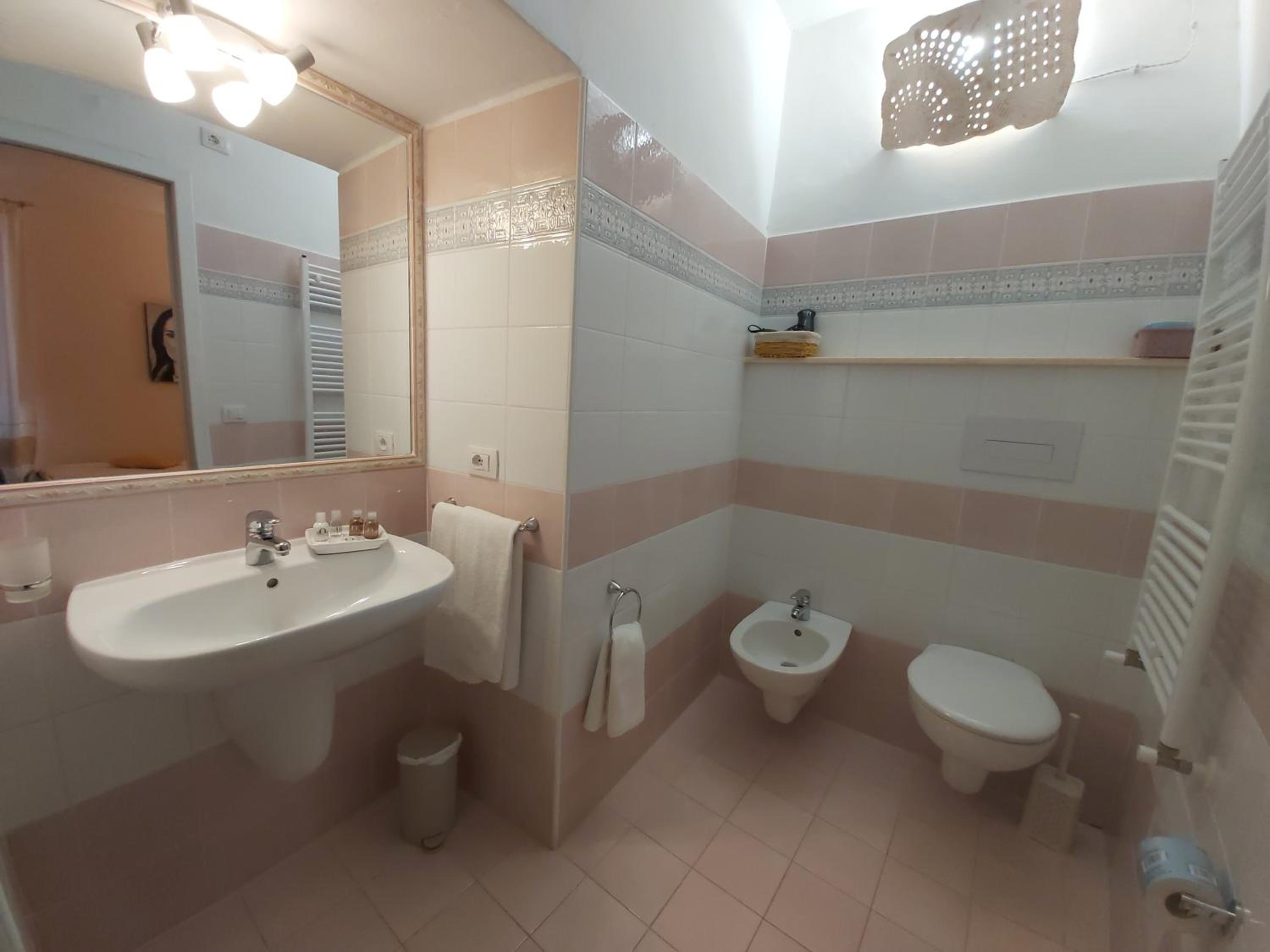 Deluxe Twin Room - Photo 4