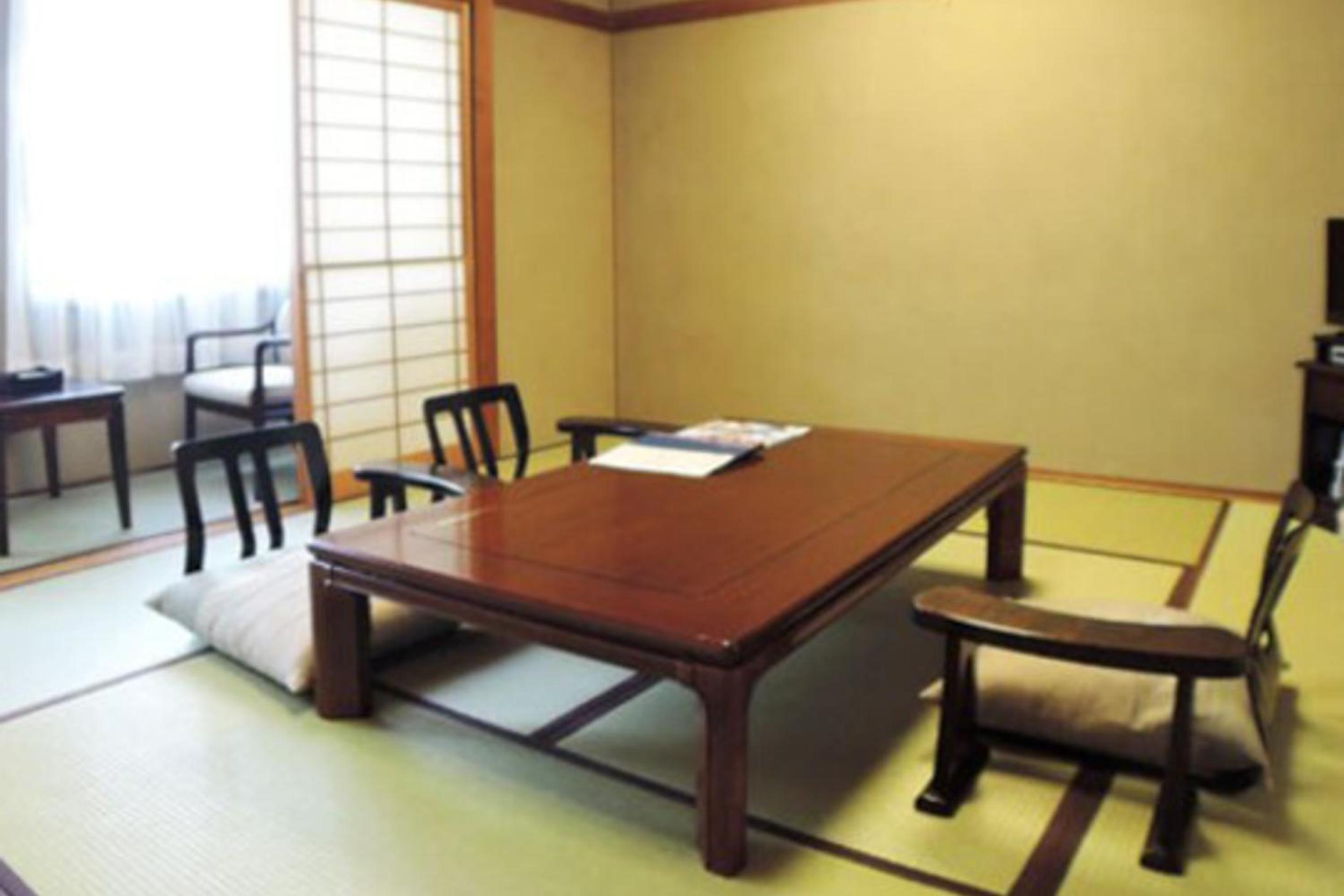Japanese-Style Quintuple Room - Smoking photo 3