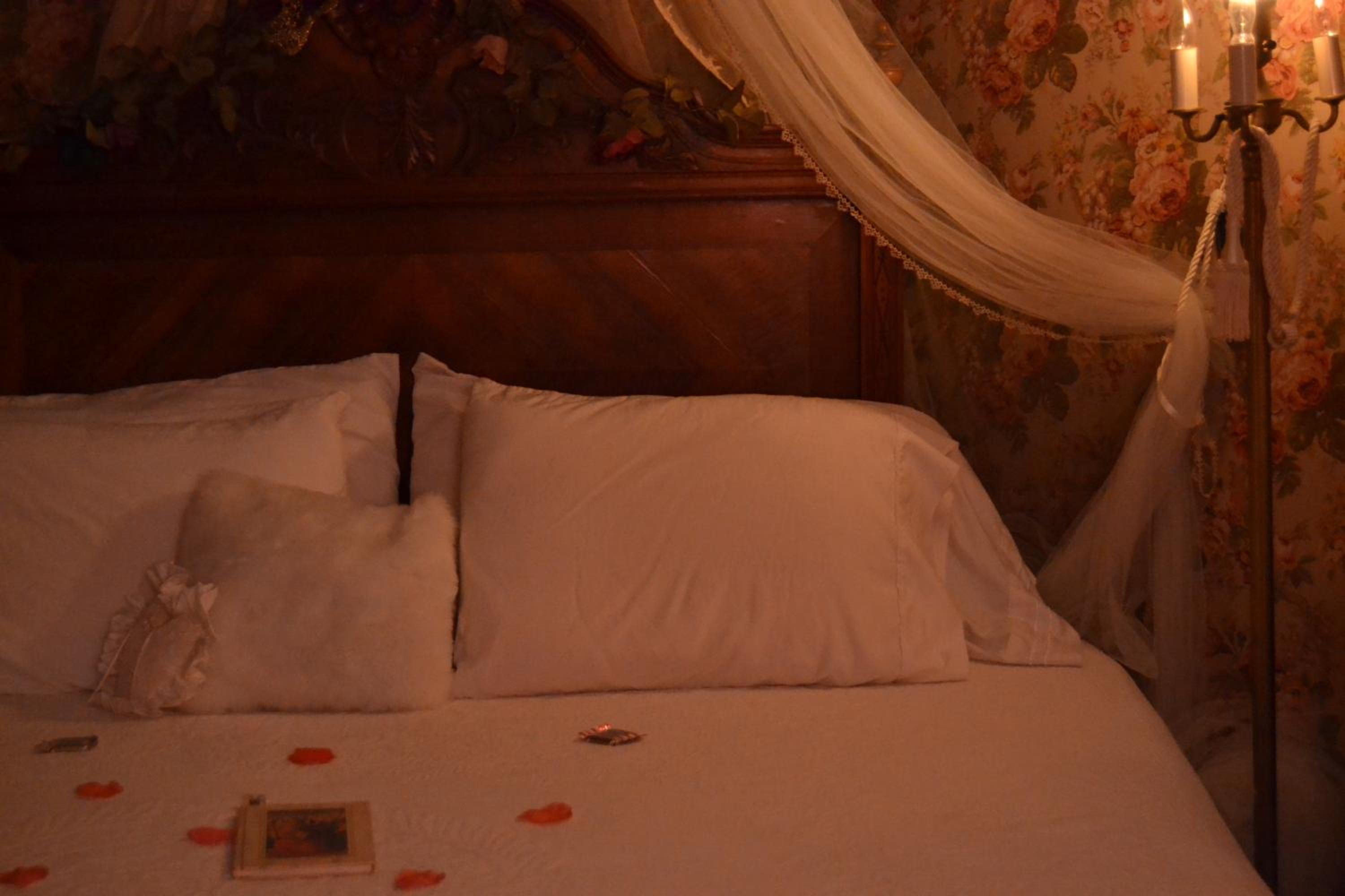 Deluxe King Room photo 1