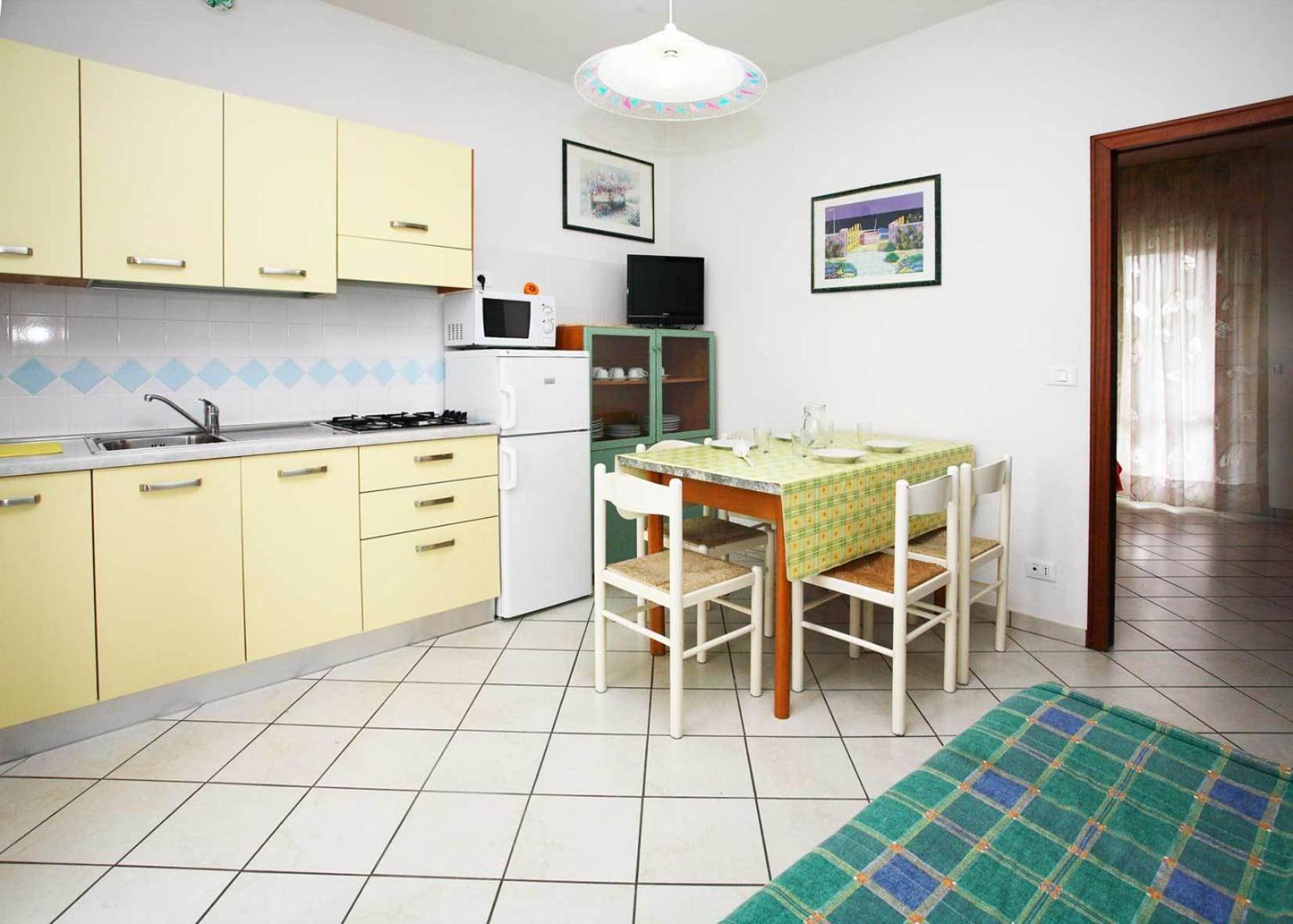 One-Bedroom Apartment with Balcony (5 Adults) - Photo 5