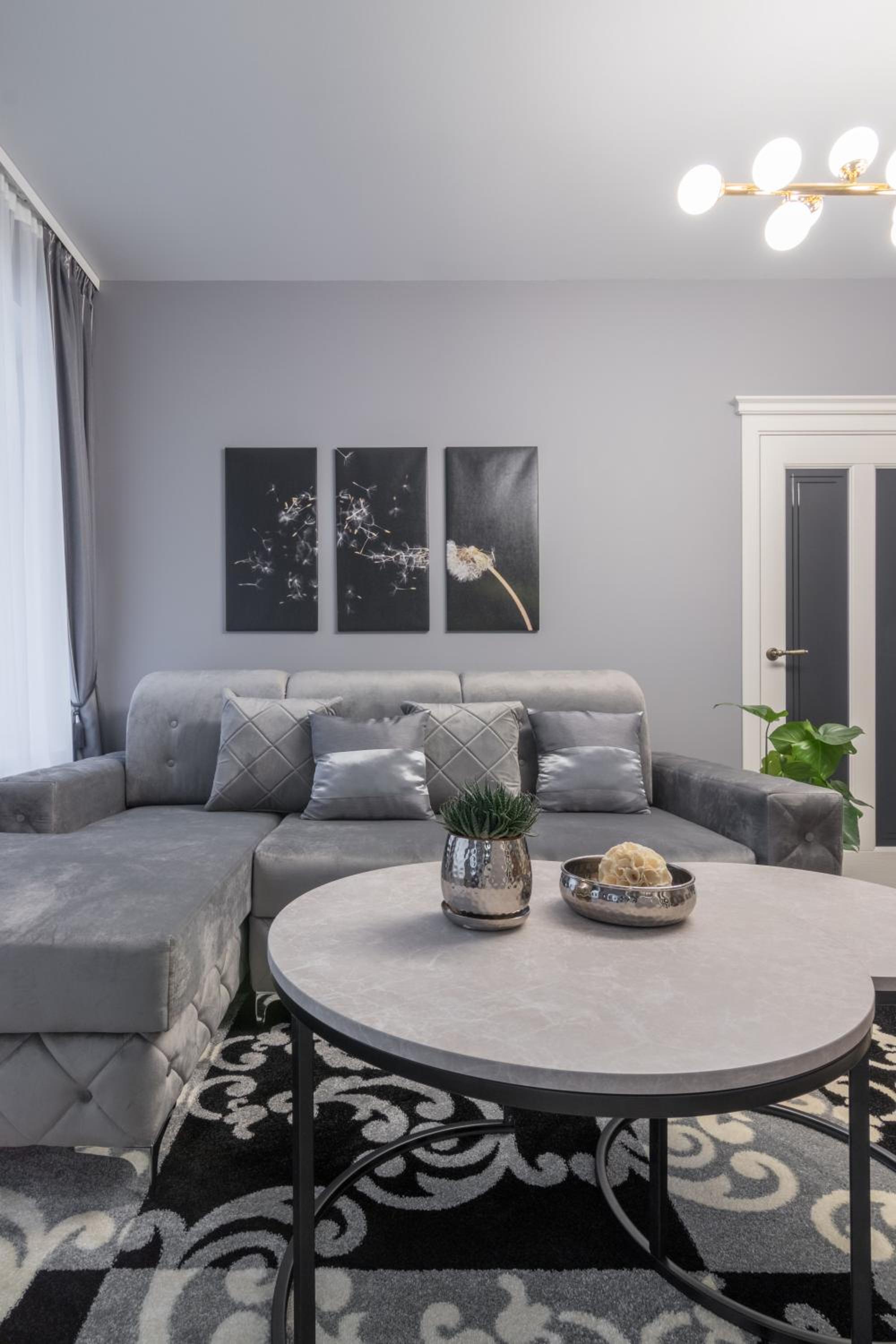 One-Bedroom Apartment - Photo 4